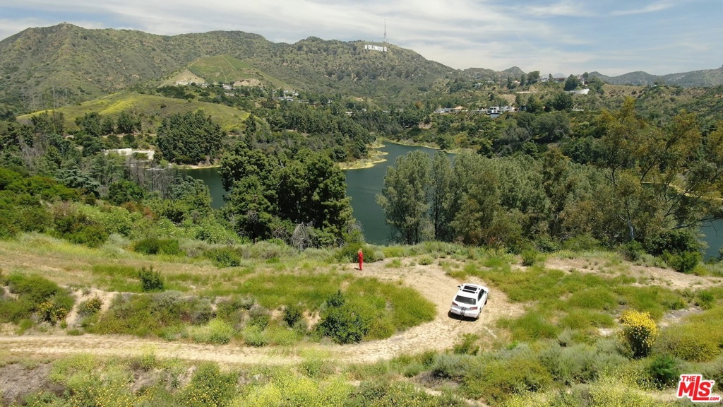 2864 E Cahuenga Blvd