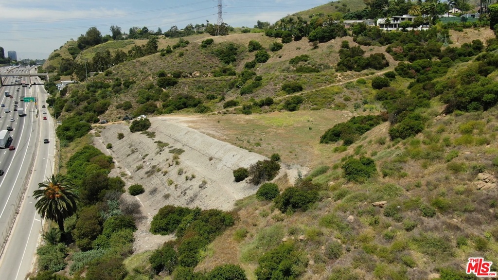 2864 E Cahuenga Blvd