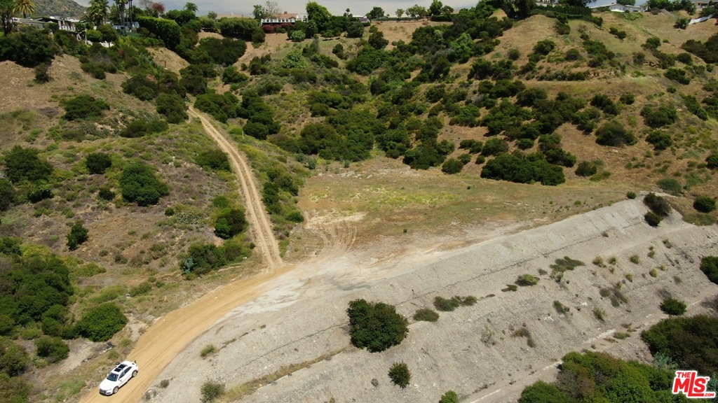 2864 E Cahuenga Blvd