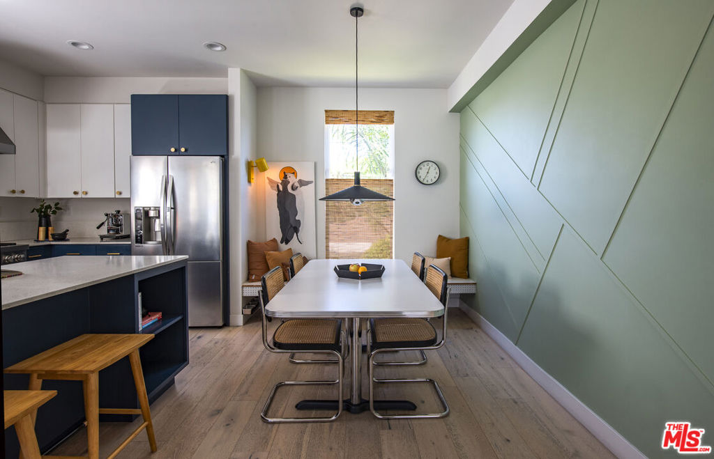 2927 S Cloverdale Avenue