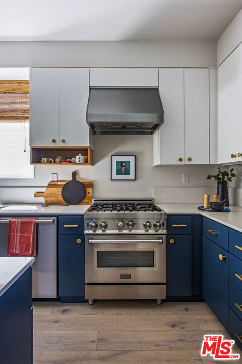 2927 S Cloverdale Avenue