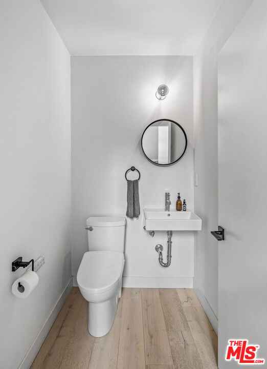 2927 S Cloverdale Avenue