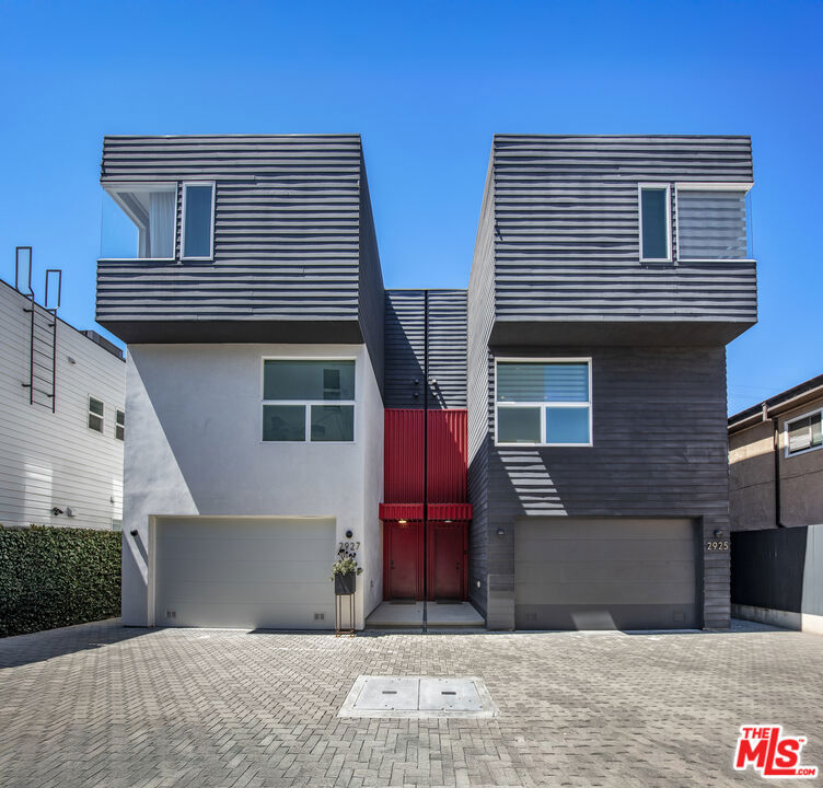 2927 S Cloverdale Avenue