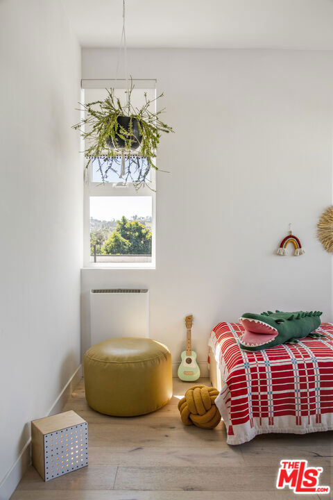 2927 S Cloverdale Avenue