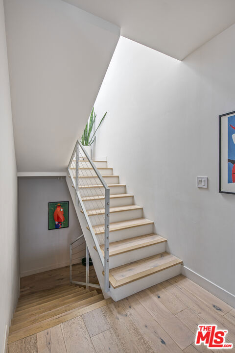 2927 S Cloverdale Avenue