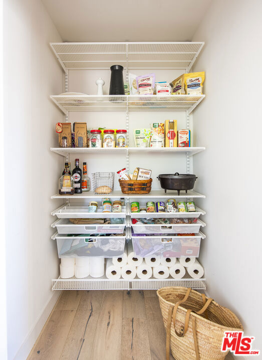 2927 S Cloverdale Avenue