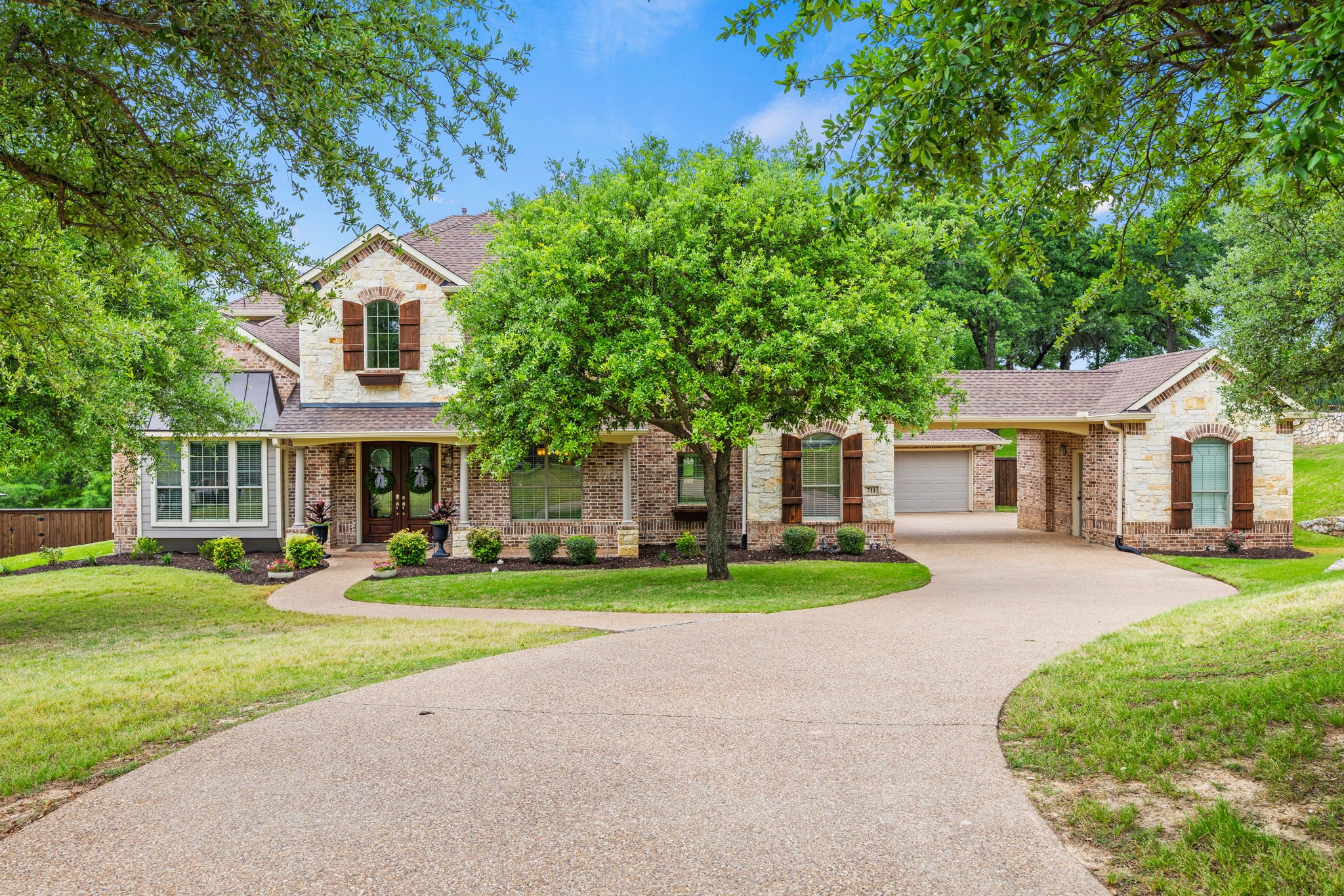 711 Windsor Court