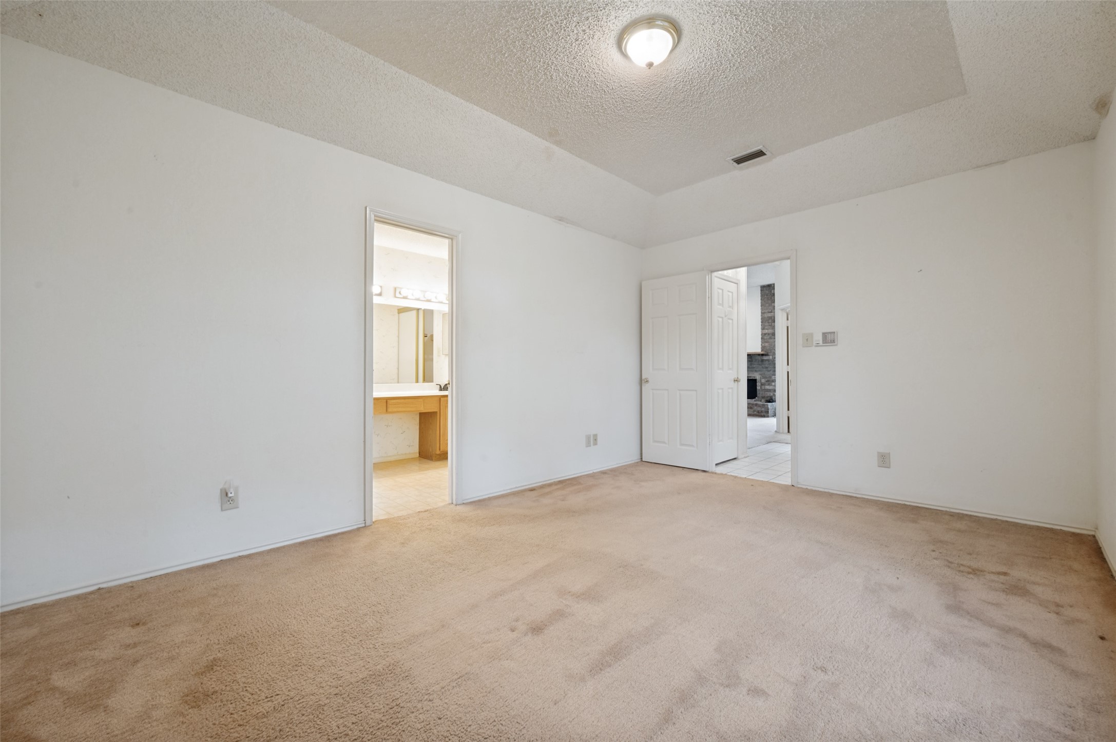 987 Downey Drive