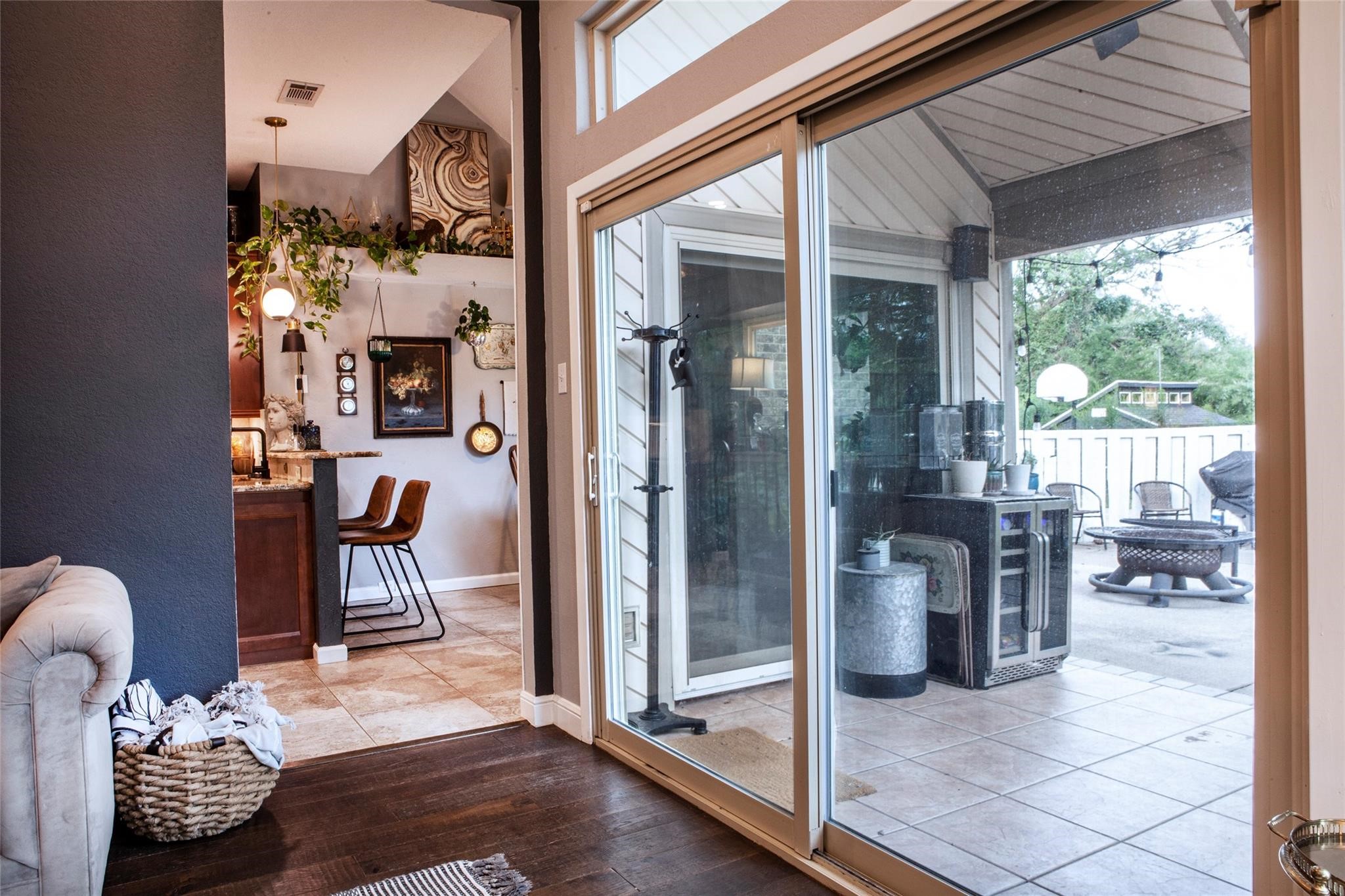 810 Highland Hills Lane
