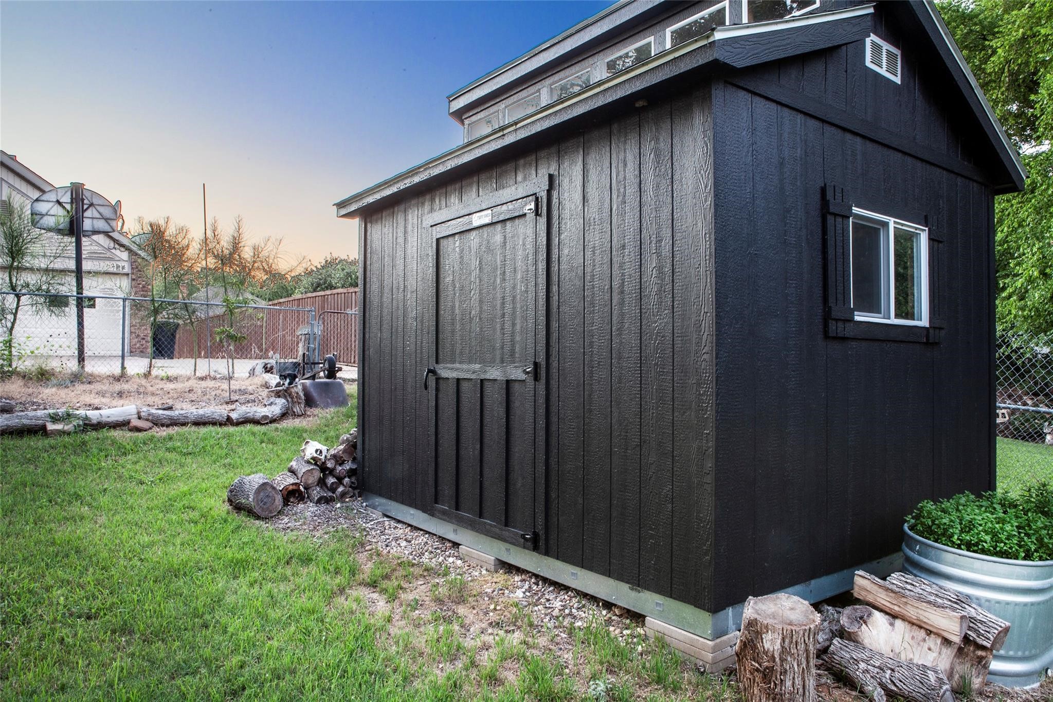 810 Highland Hills Lane
