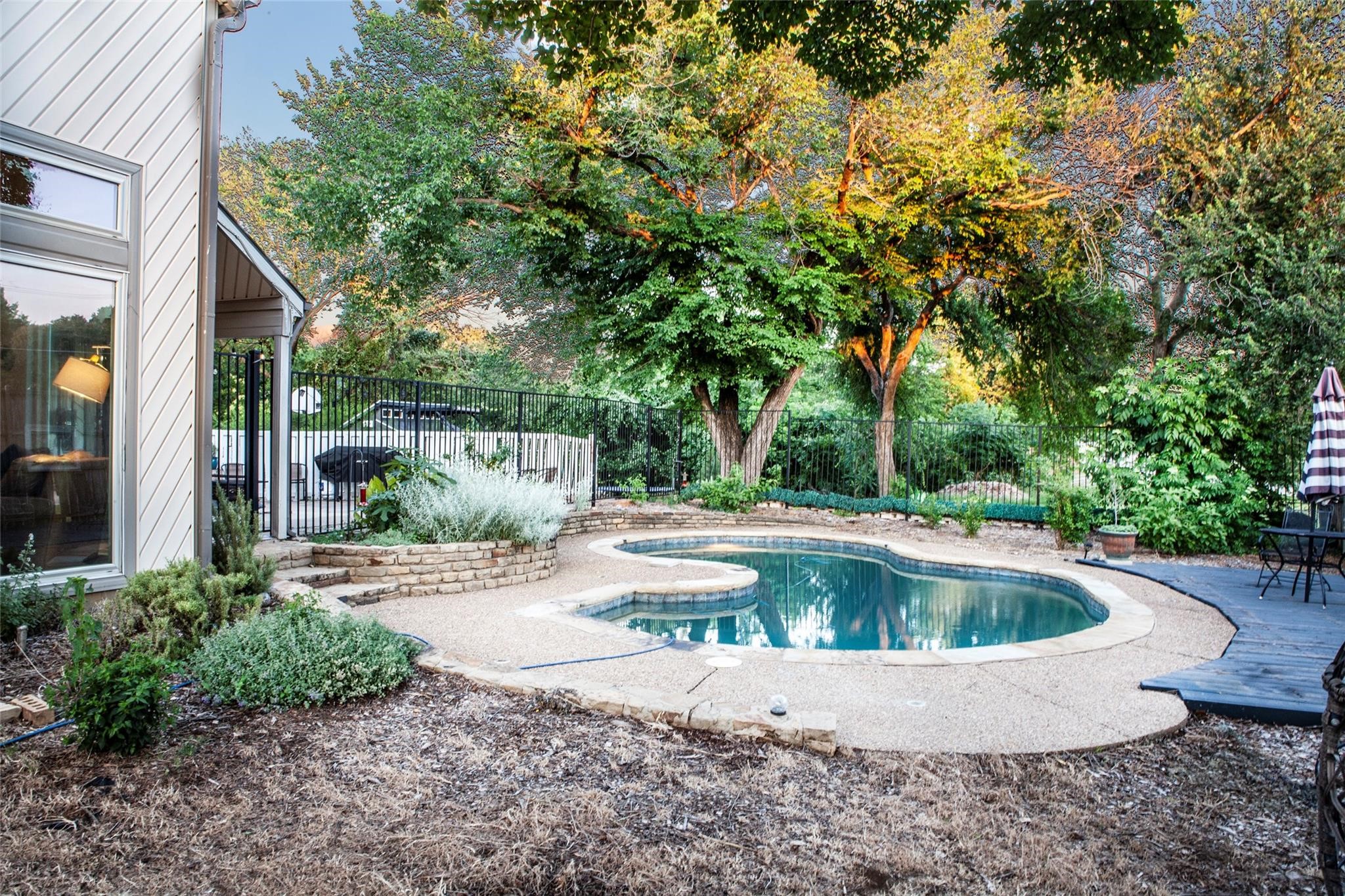 810 Highland Hills Lane