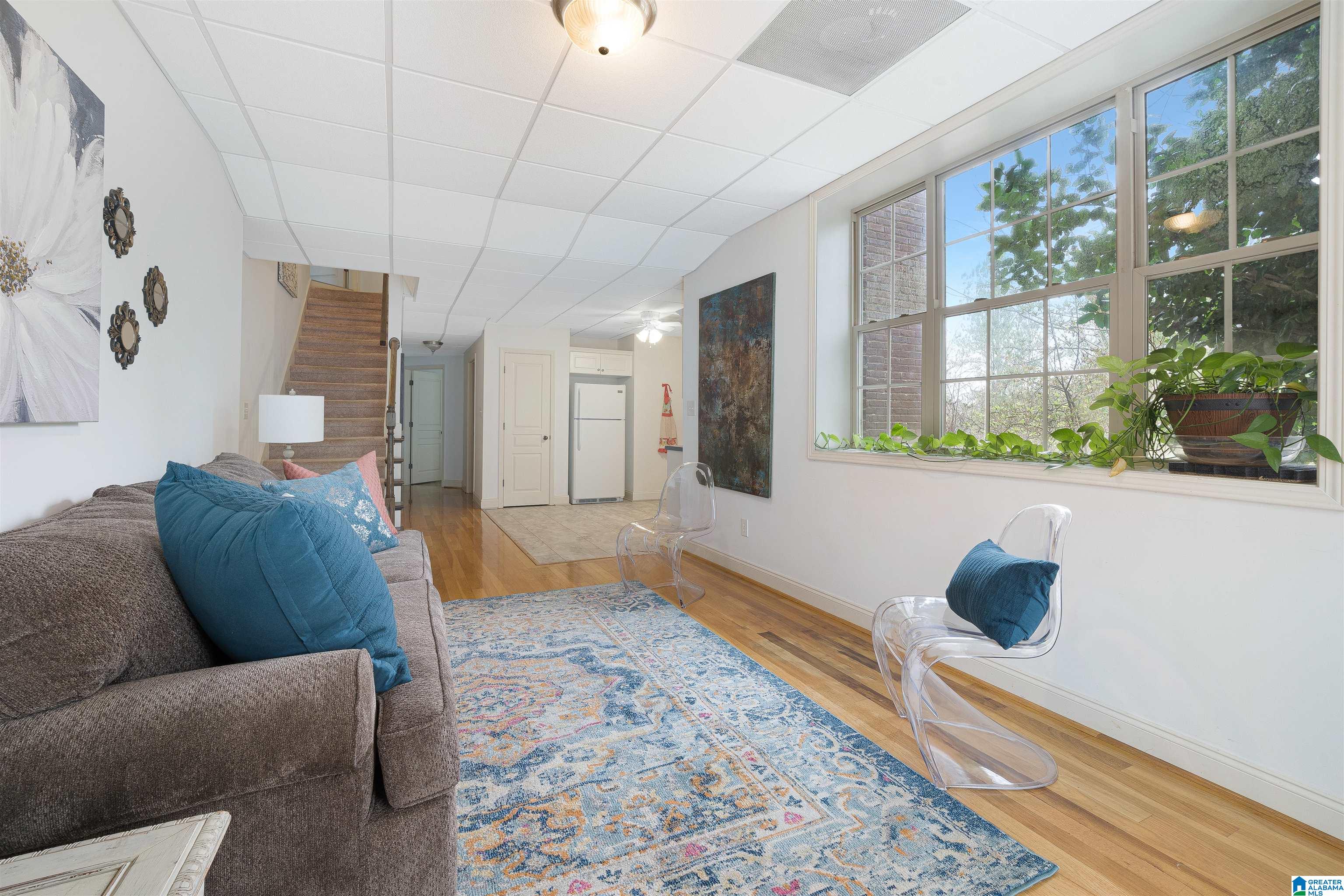 103 HAMPTON LANE