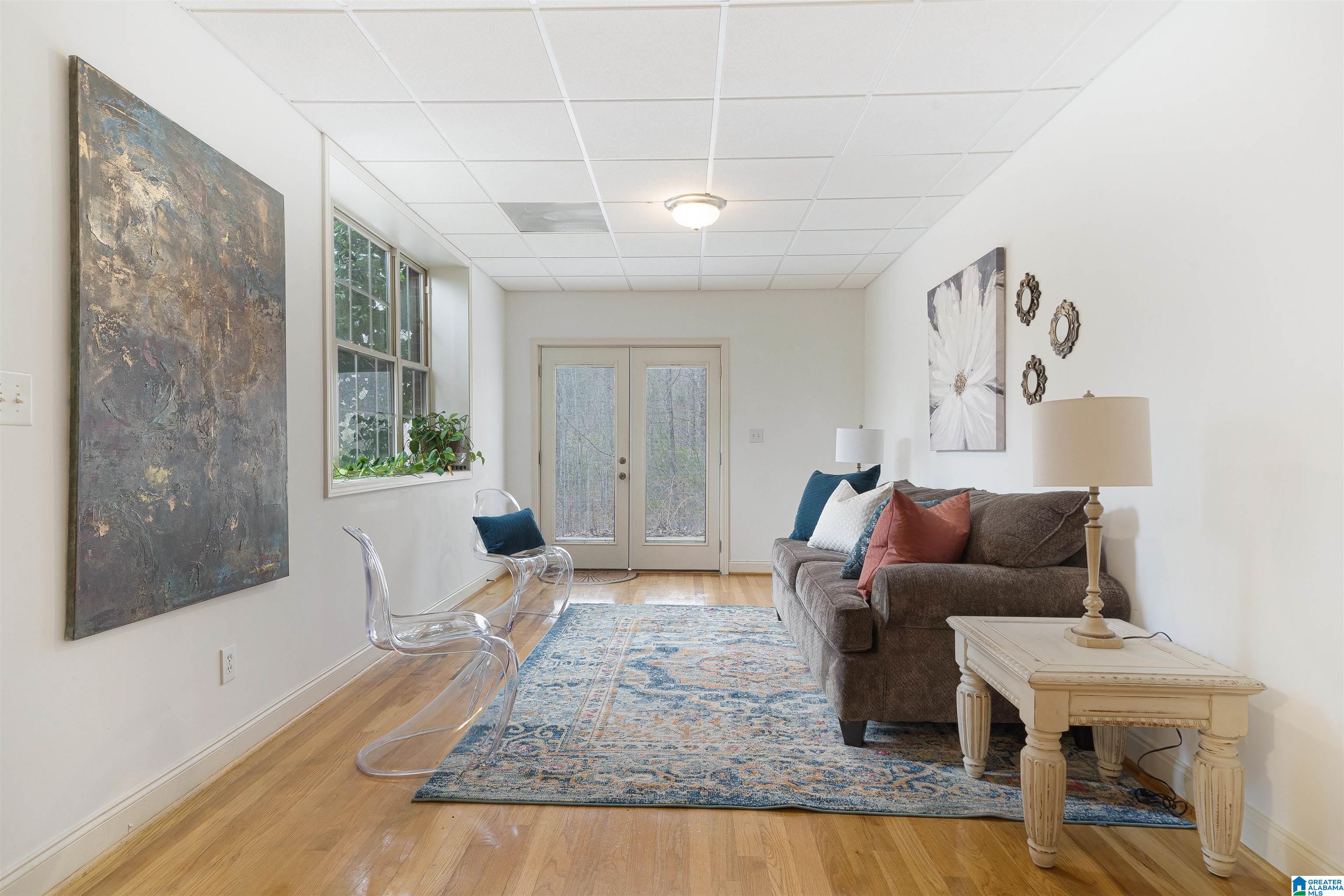 103 HAMPTON LANE