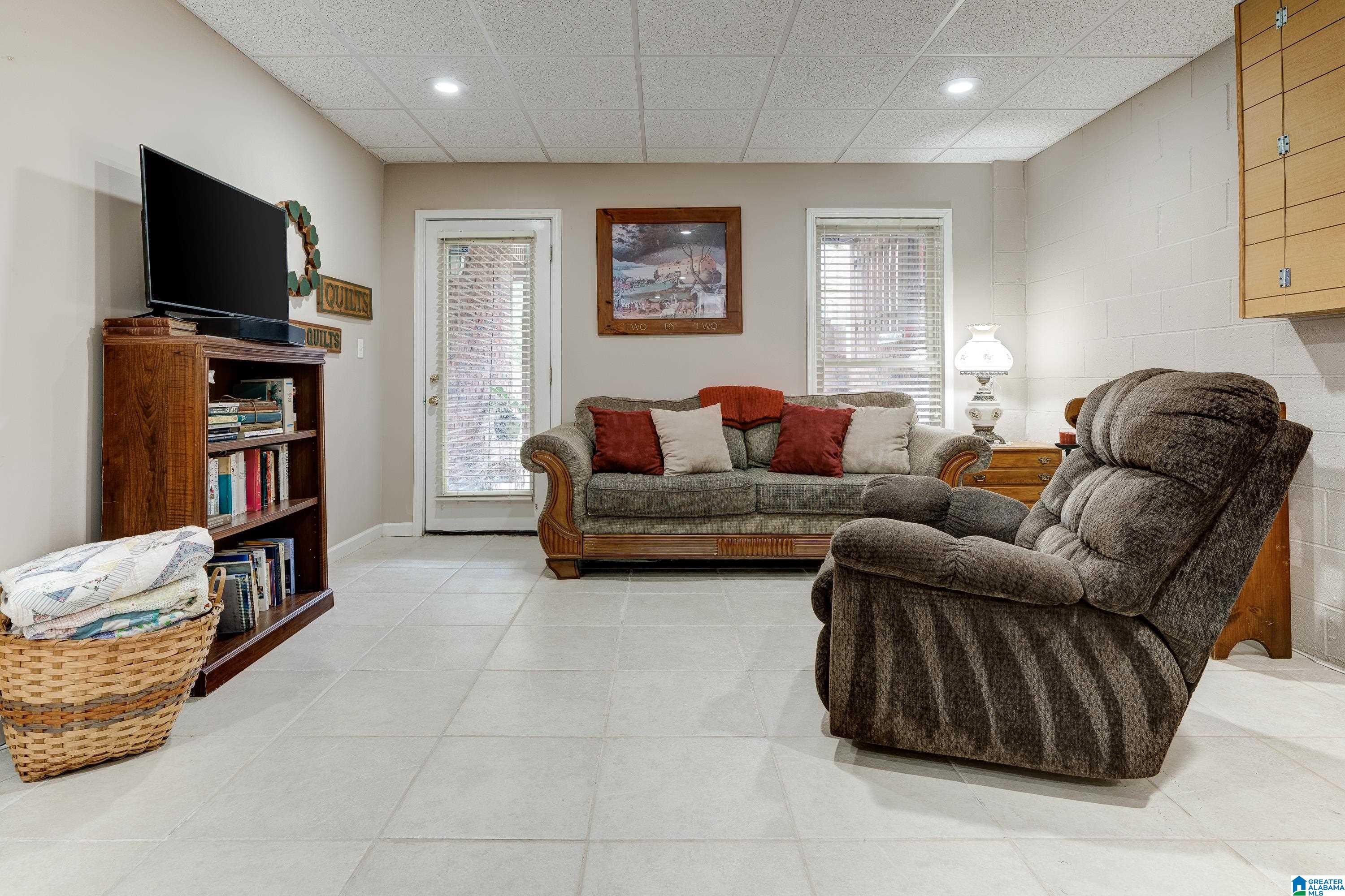 5201 SAPPHIRE COVE