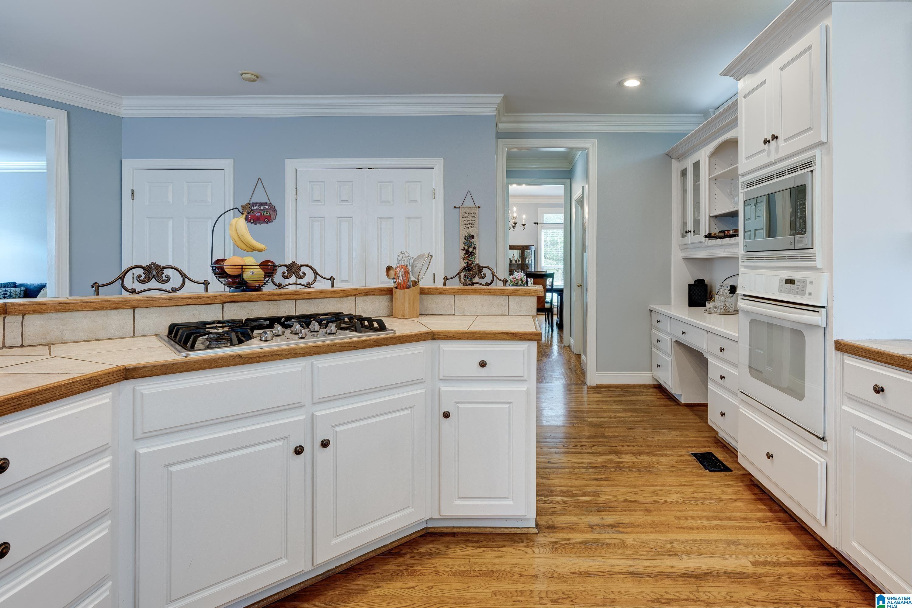 5201 SAPPHIRE COVE