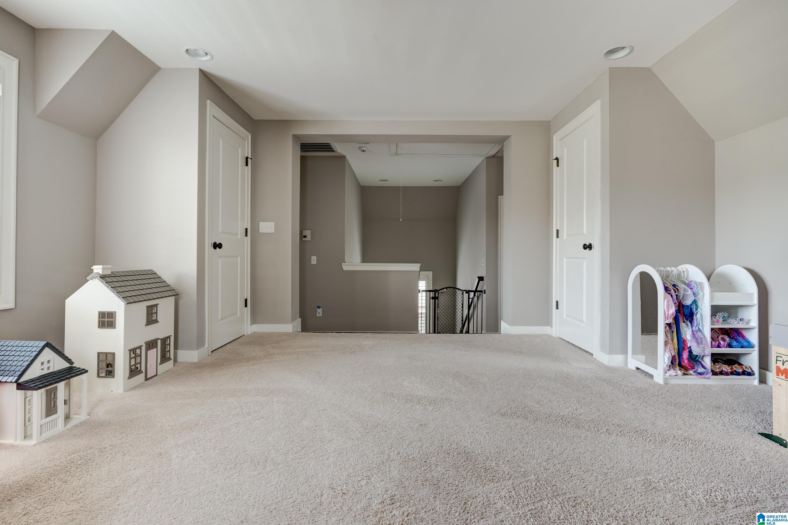 4283 ABBOTTS WAY