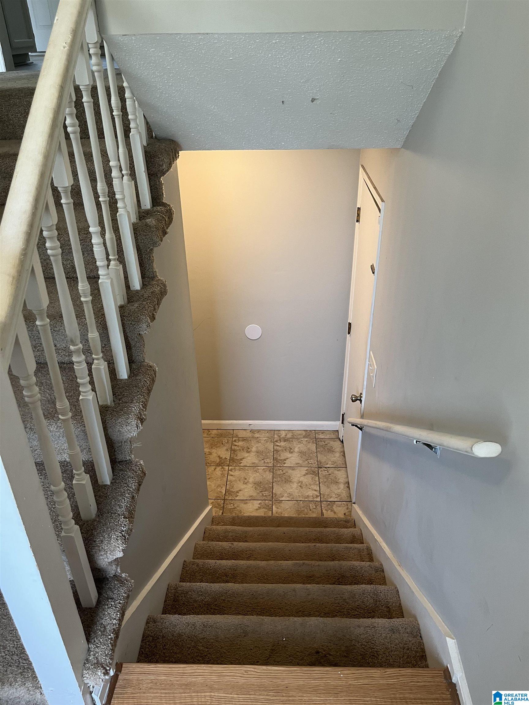 712 COUNTRY CLUB TRAIL