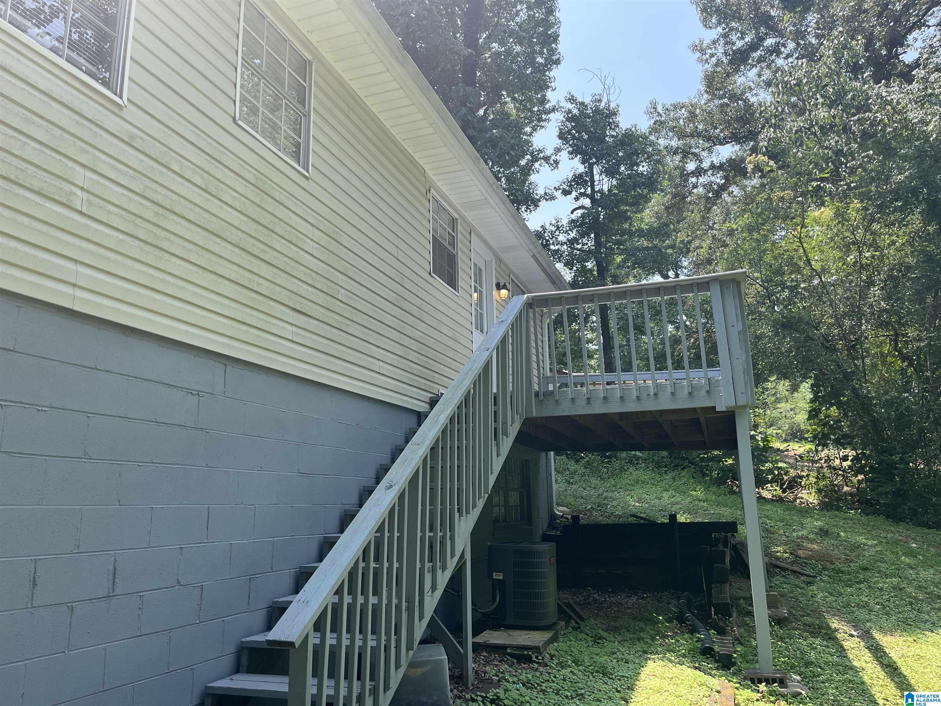712 COUNTRY CLUB TRAIL
