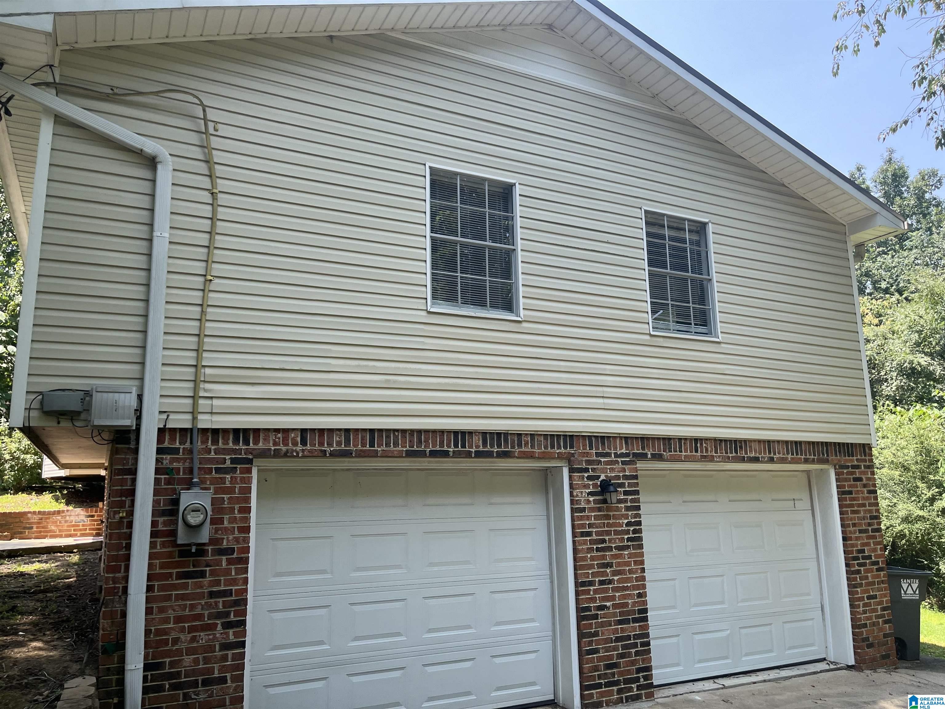 712 COUNTRY CLUB TRAIL
