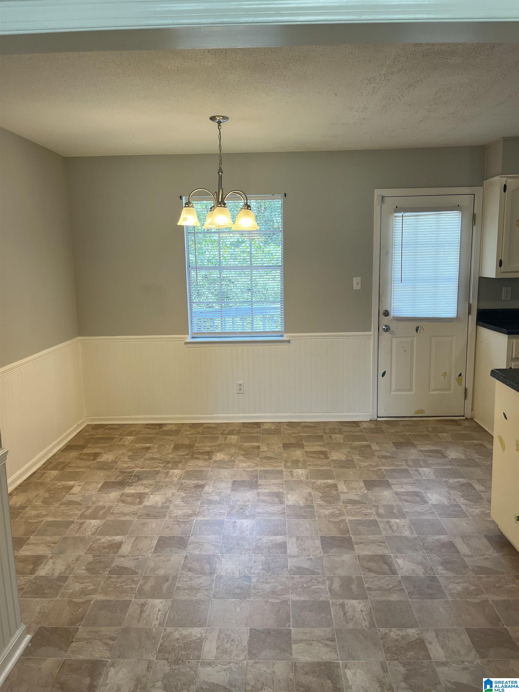 712 COUNTRY CLUB TRAIL