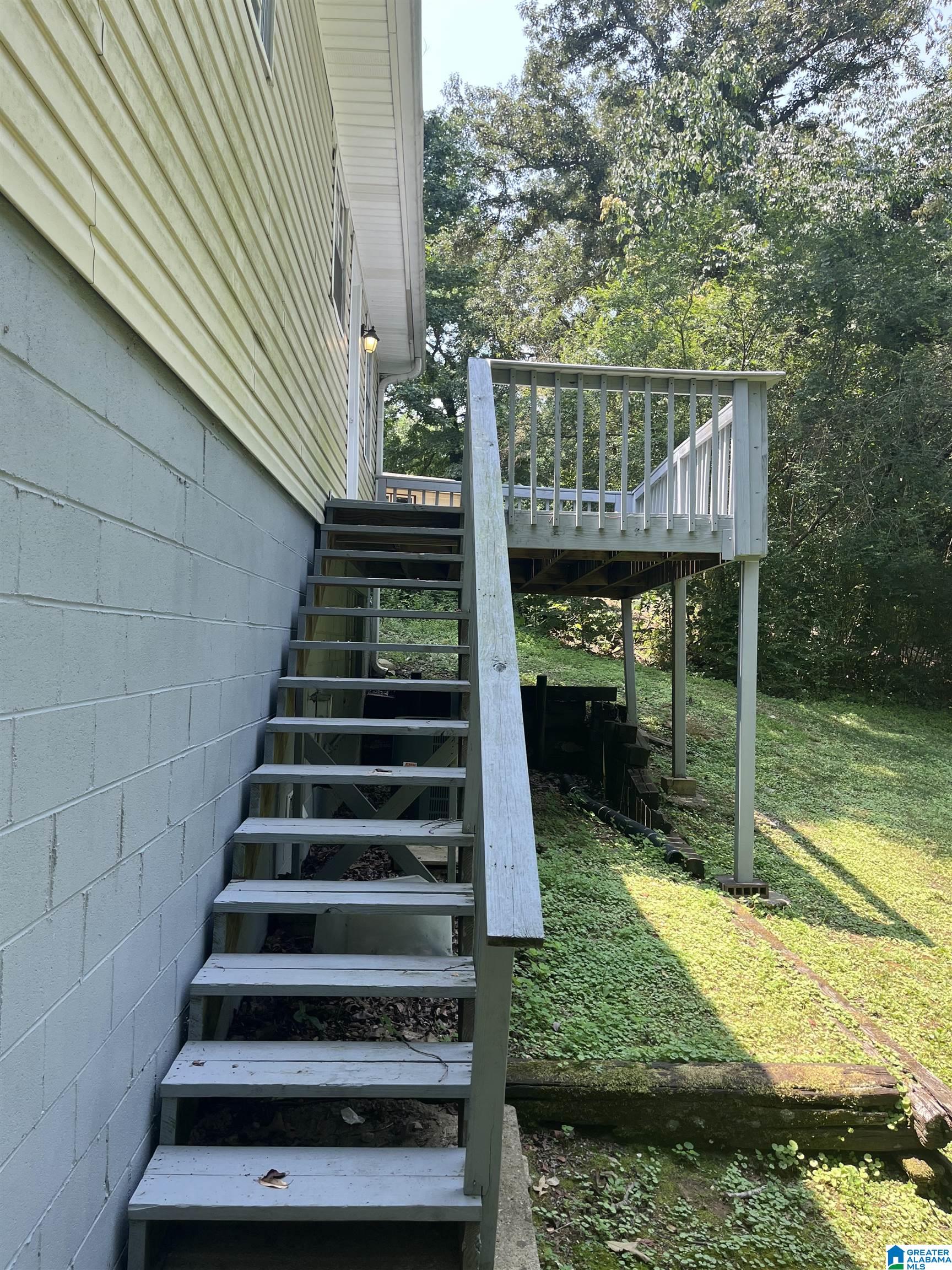 712 COUNTRY CLUB TRAIL