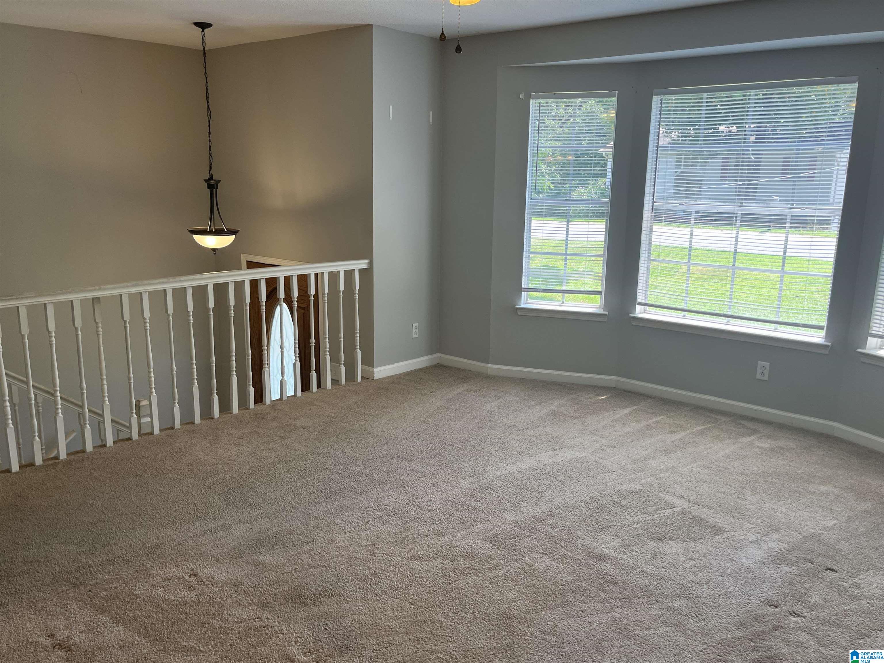 712 COUNTRY CLUB TRAIL