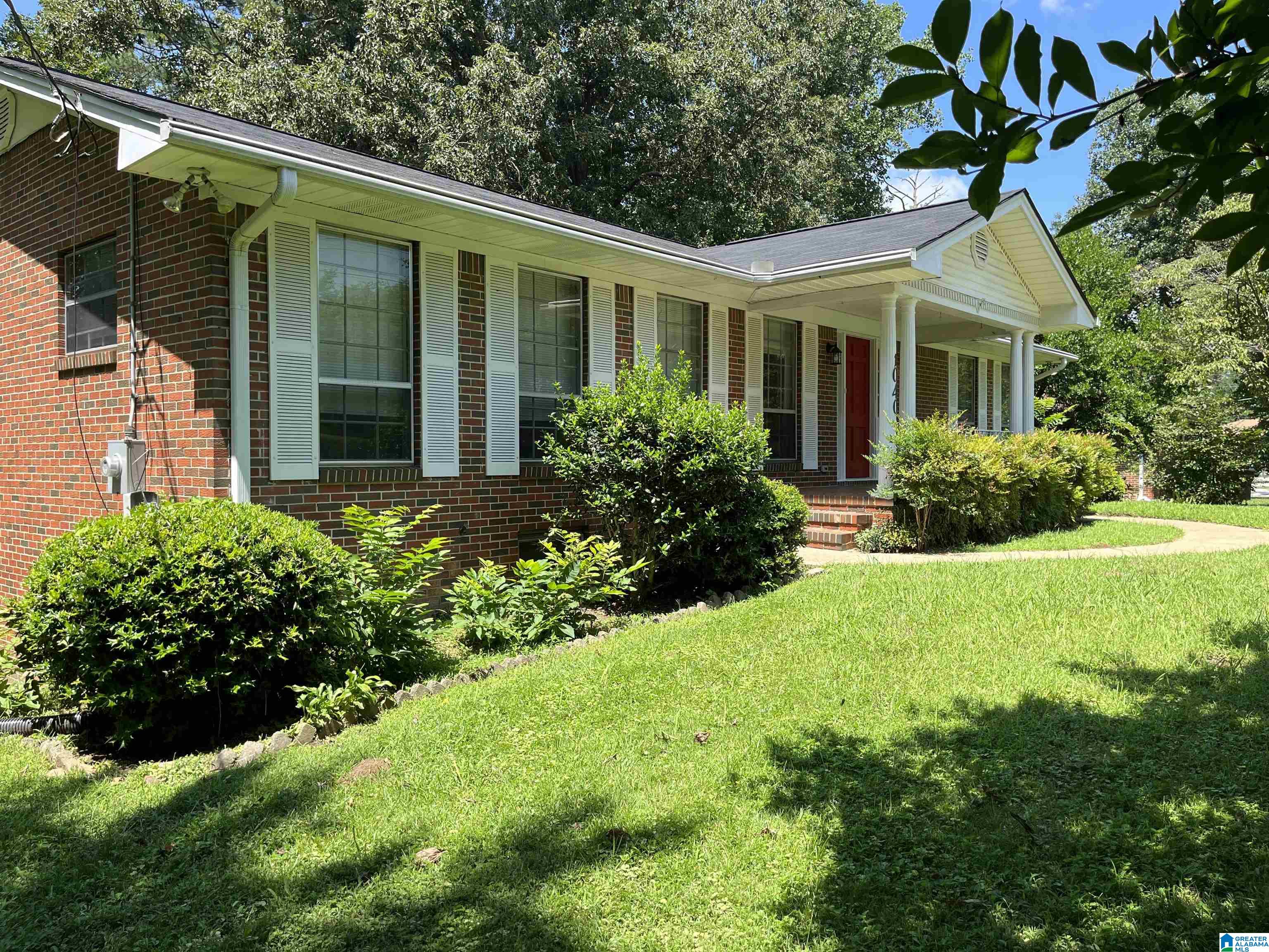 1040 AVOCADO DRIVE