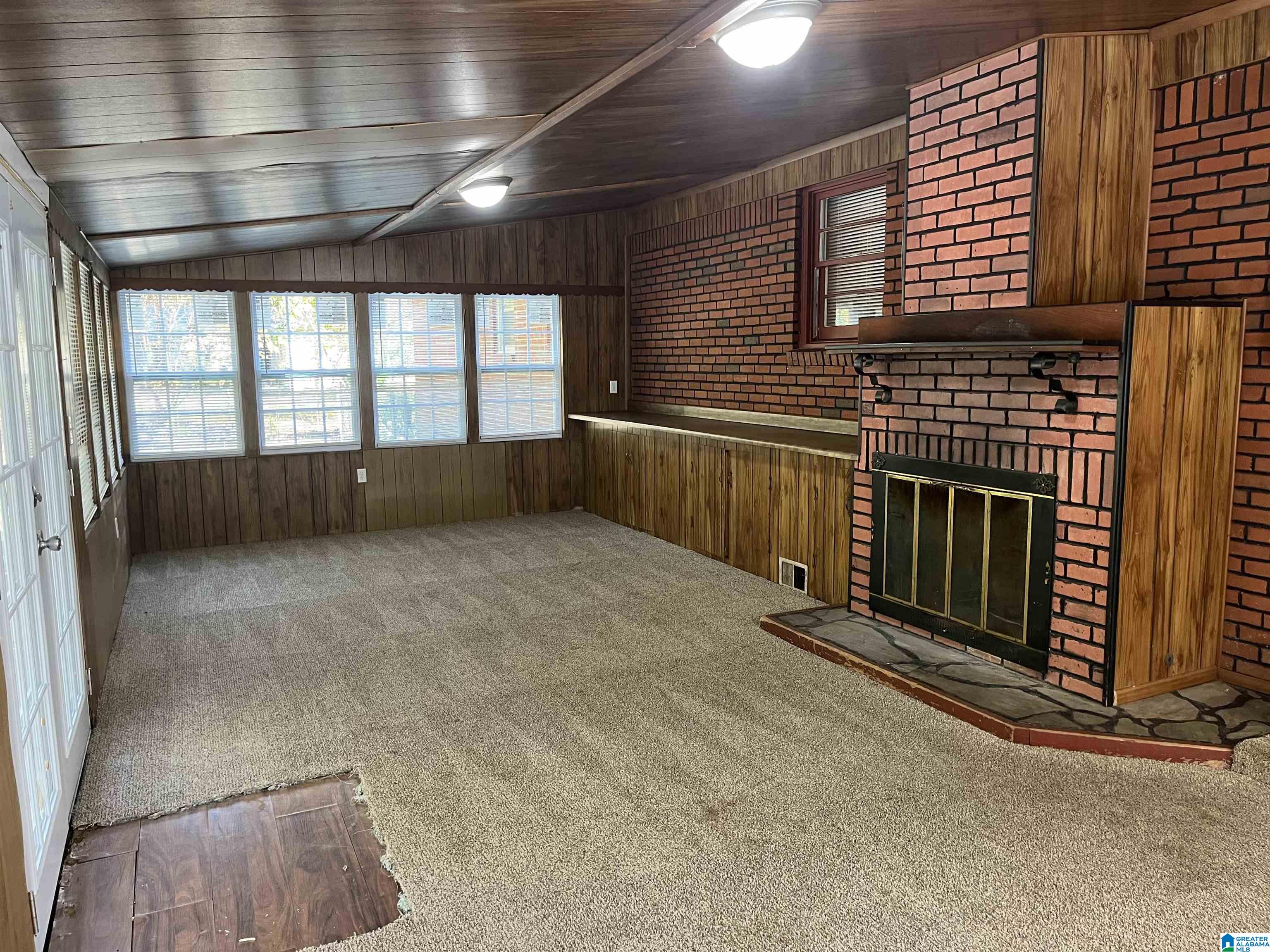 2264 4TH PLACE CIRCLE NE