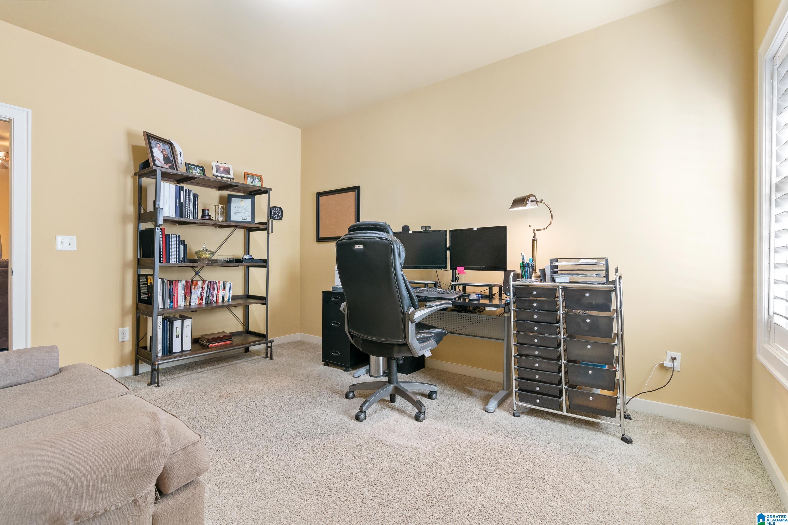 2462 NORTHAMPTON DRIVE