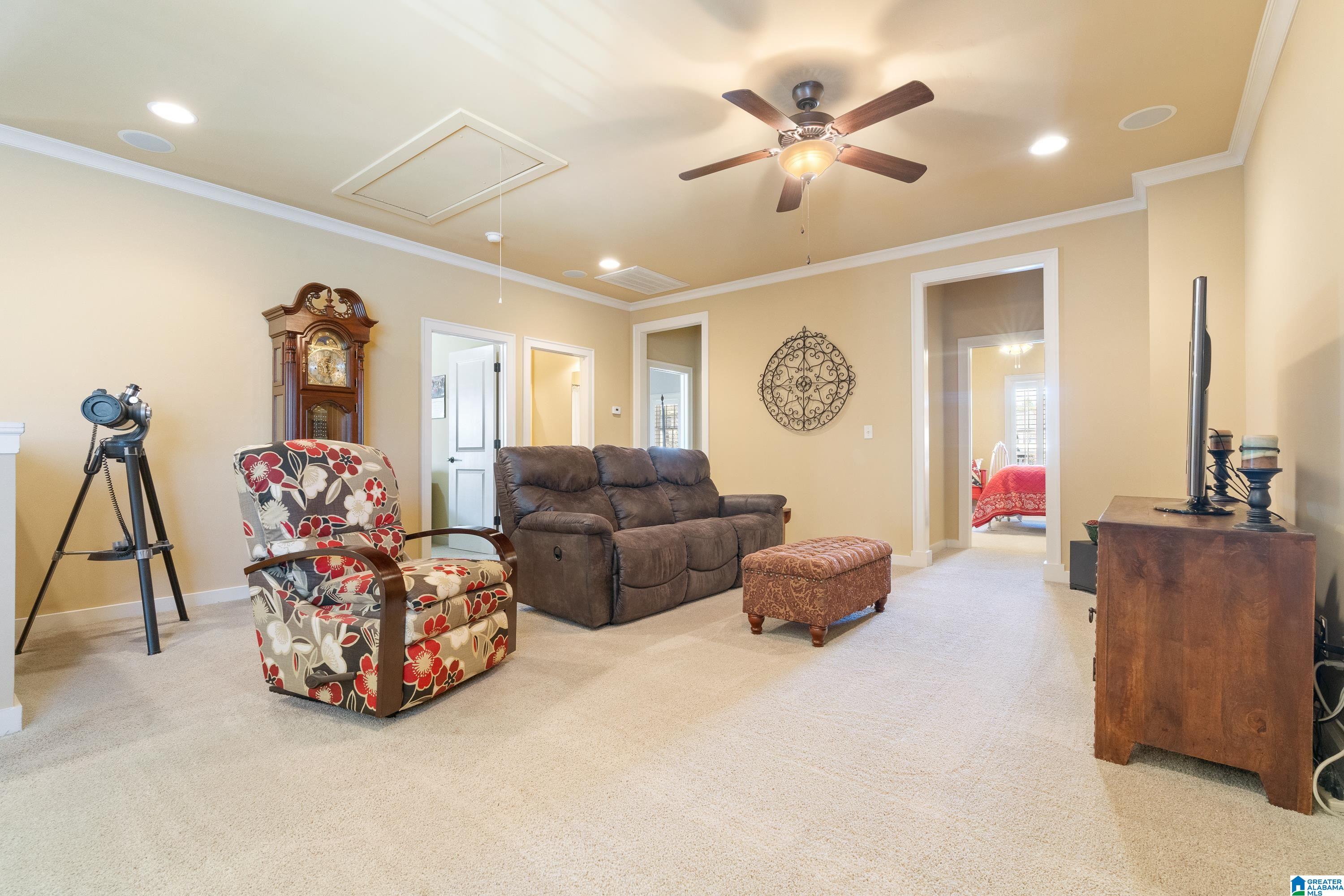2462 NORTHAMPTON DRIVE