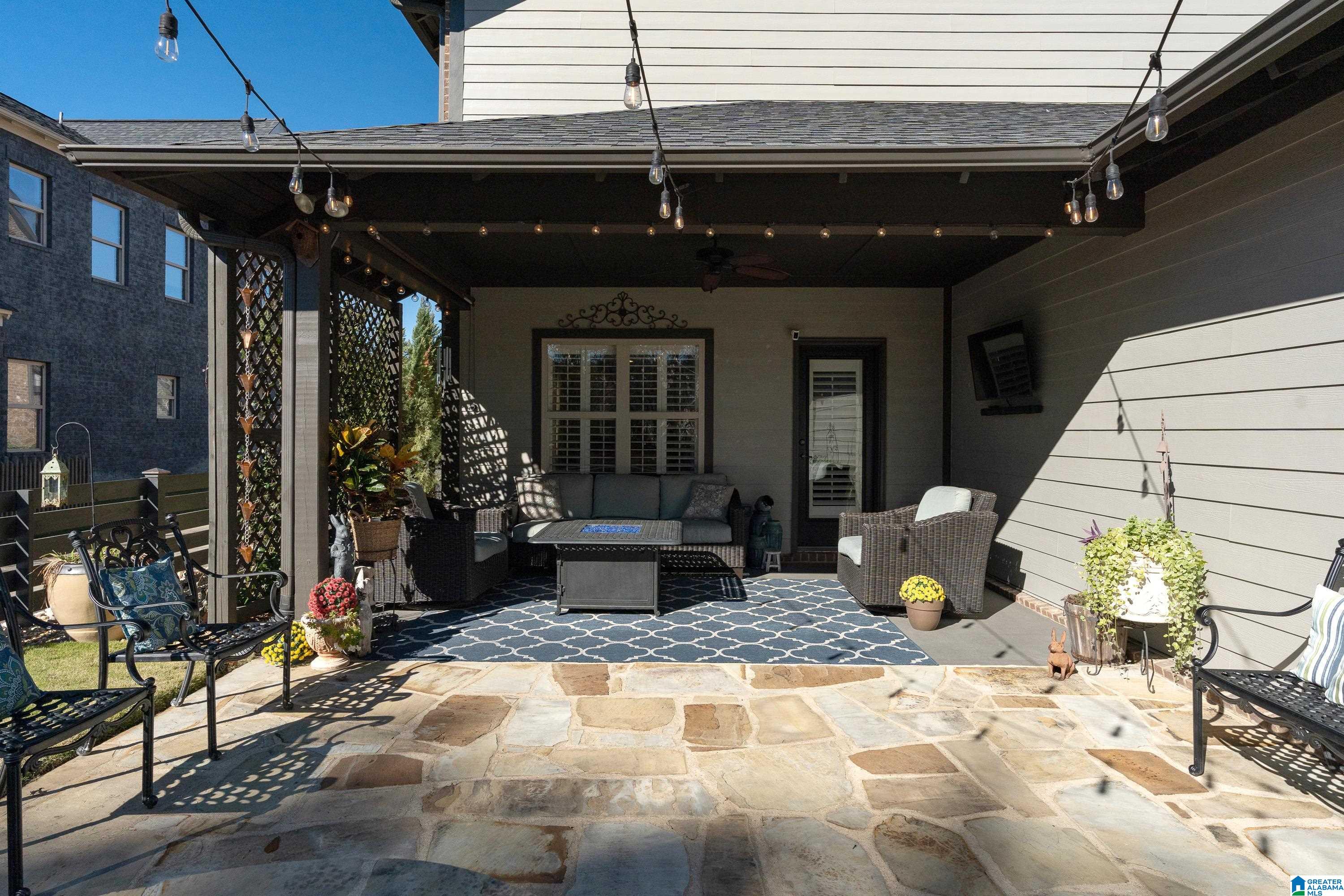 2462 NORTHAMPTON DRIVE