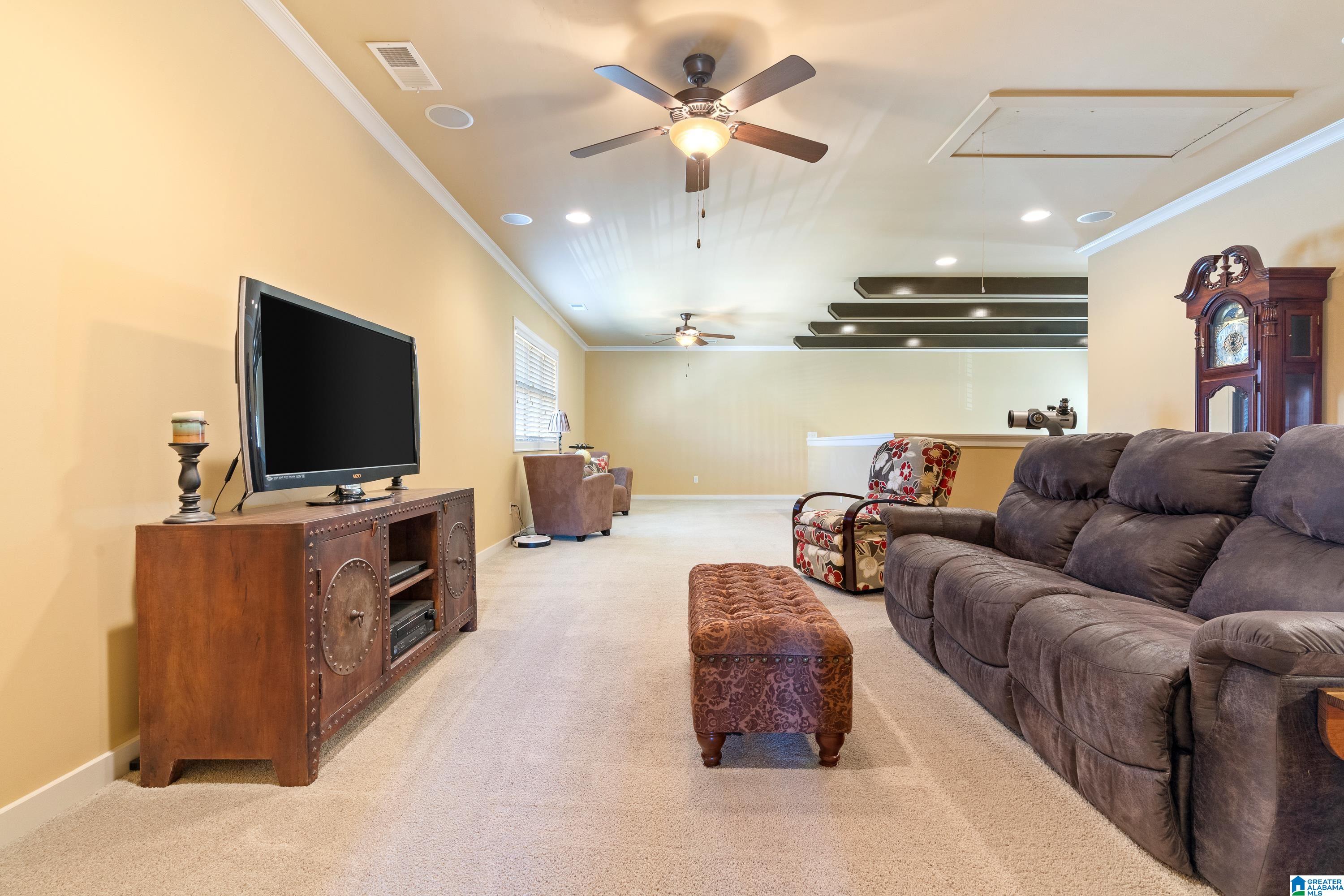 2462 NORTHAMPTON DRIVE