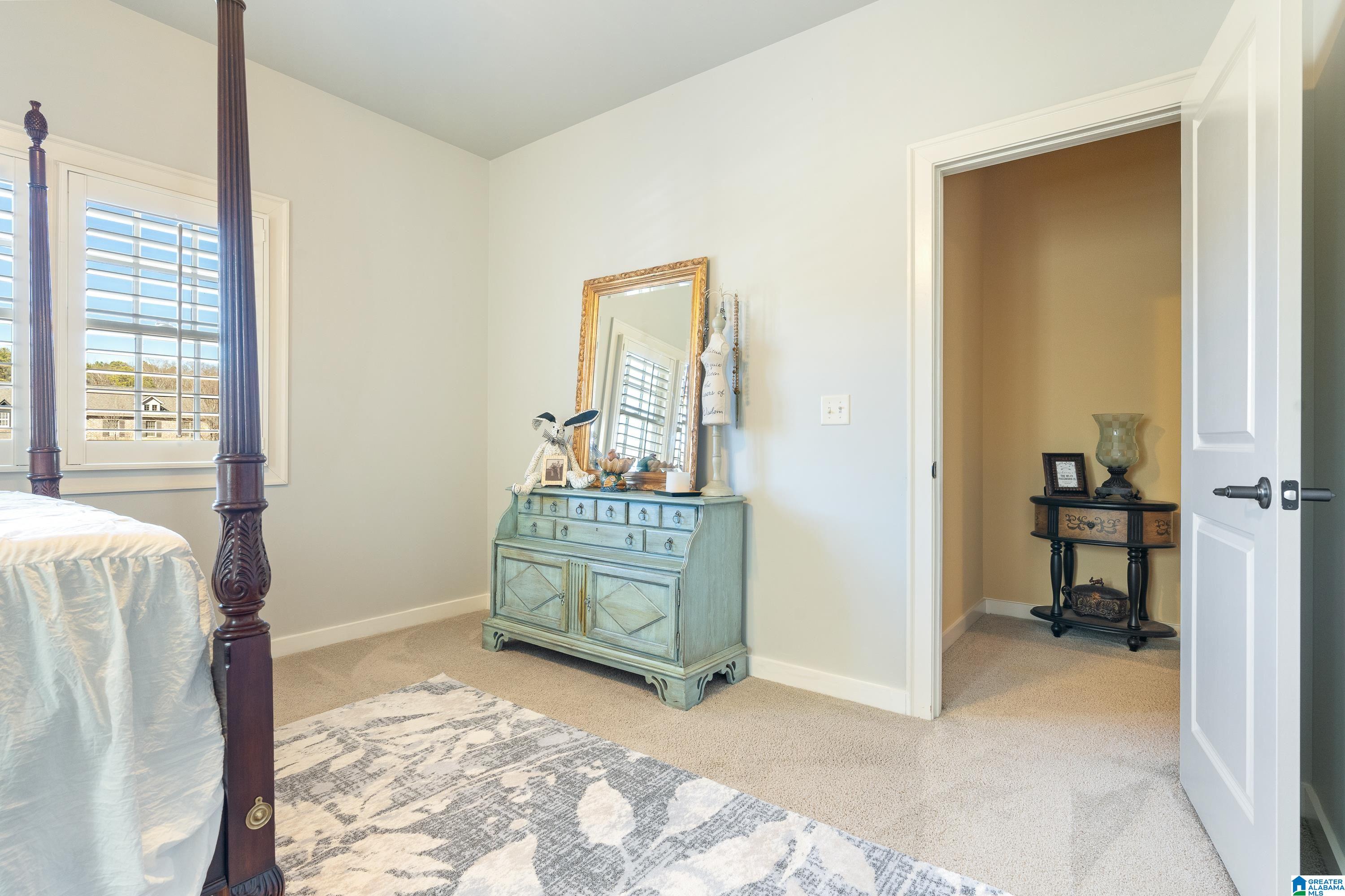 2462 NORTHAMPTON DRIVE