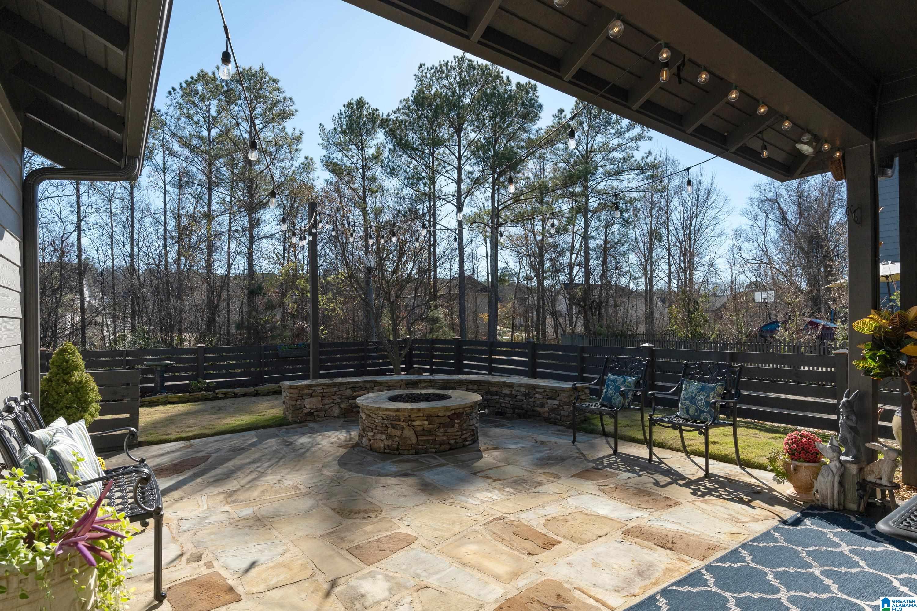 2462 NORTHAMPTON DRIVE