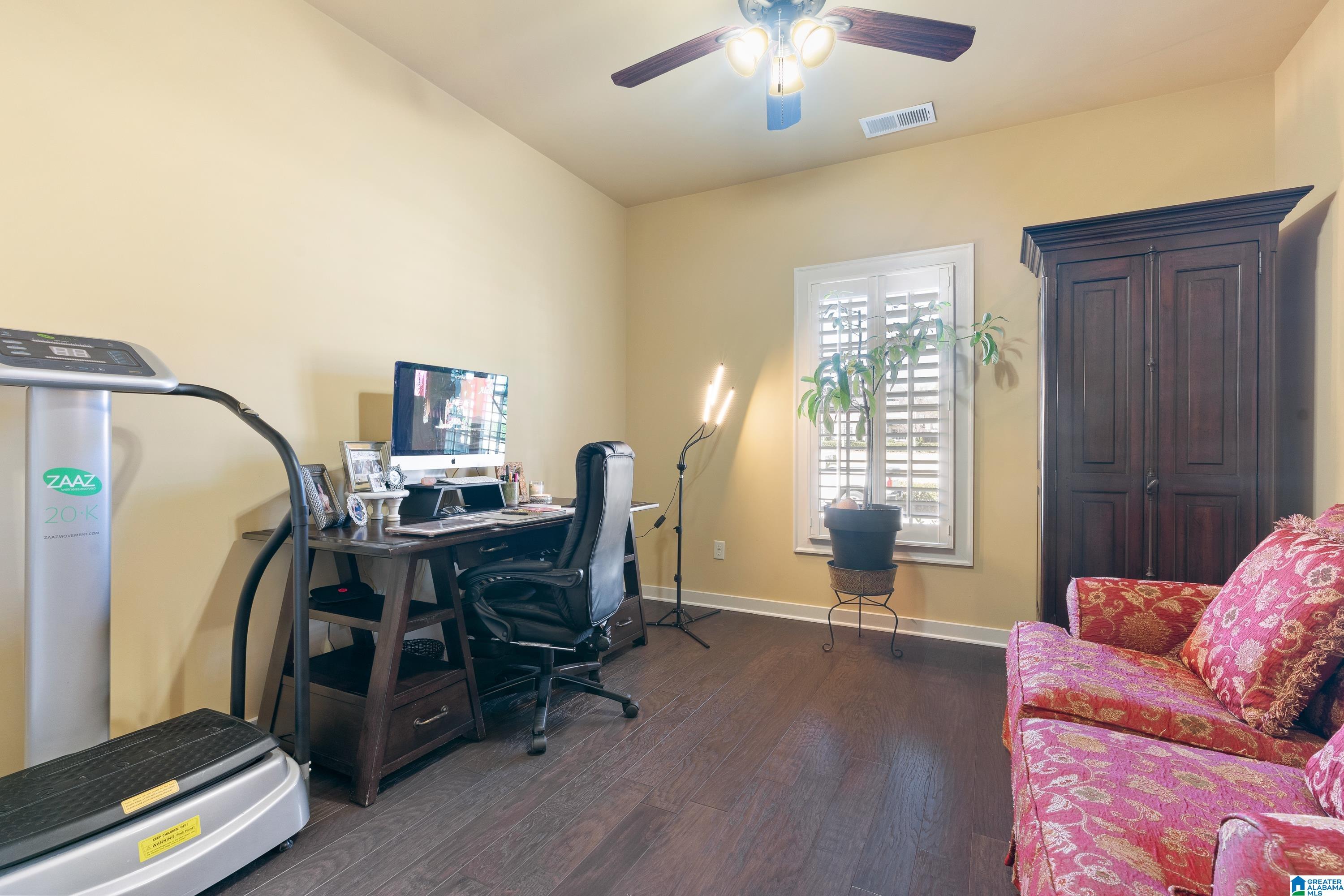 2462 NORTHAMPTON DRIVE