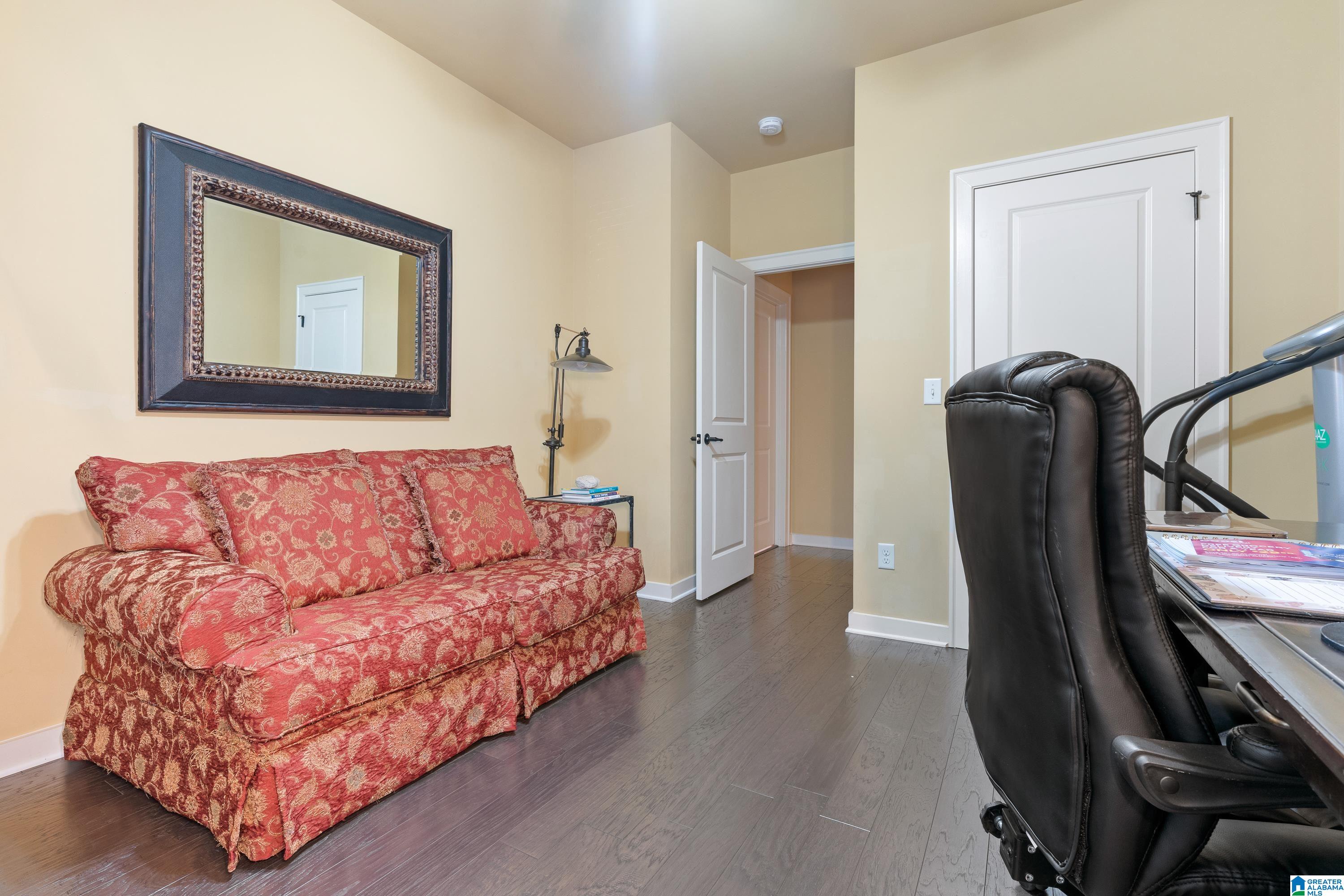 2462 NORTHAMPTON DRIVE