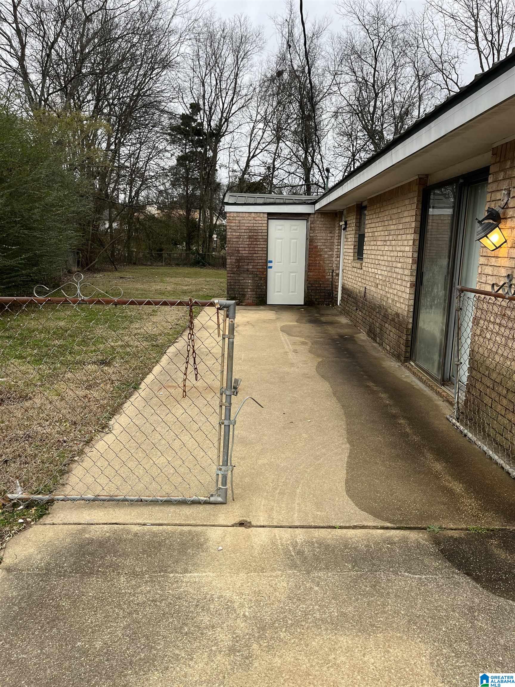 16 CARRIAGE HOUSE ROAD SW