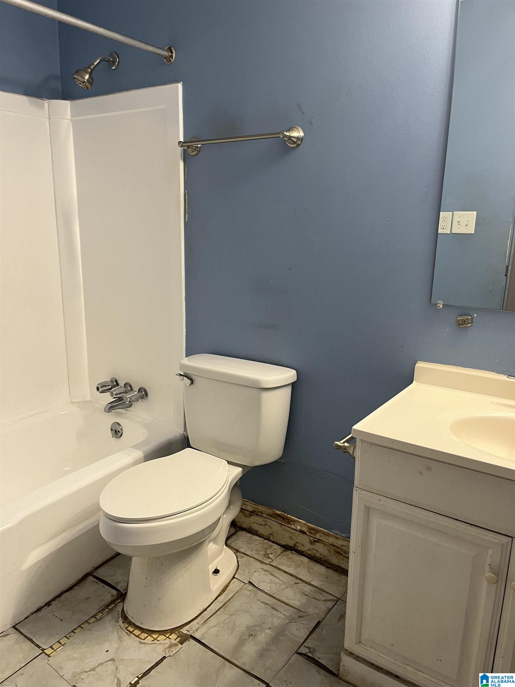16 CARRIAGE HOUSE ROAD SW
