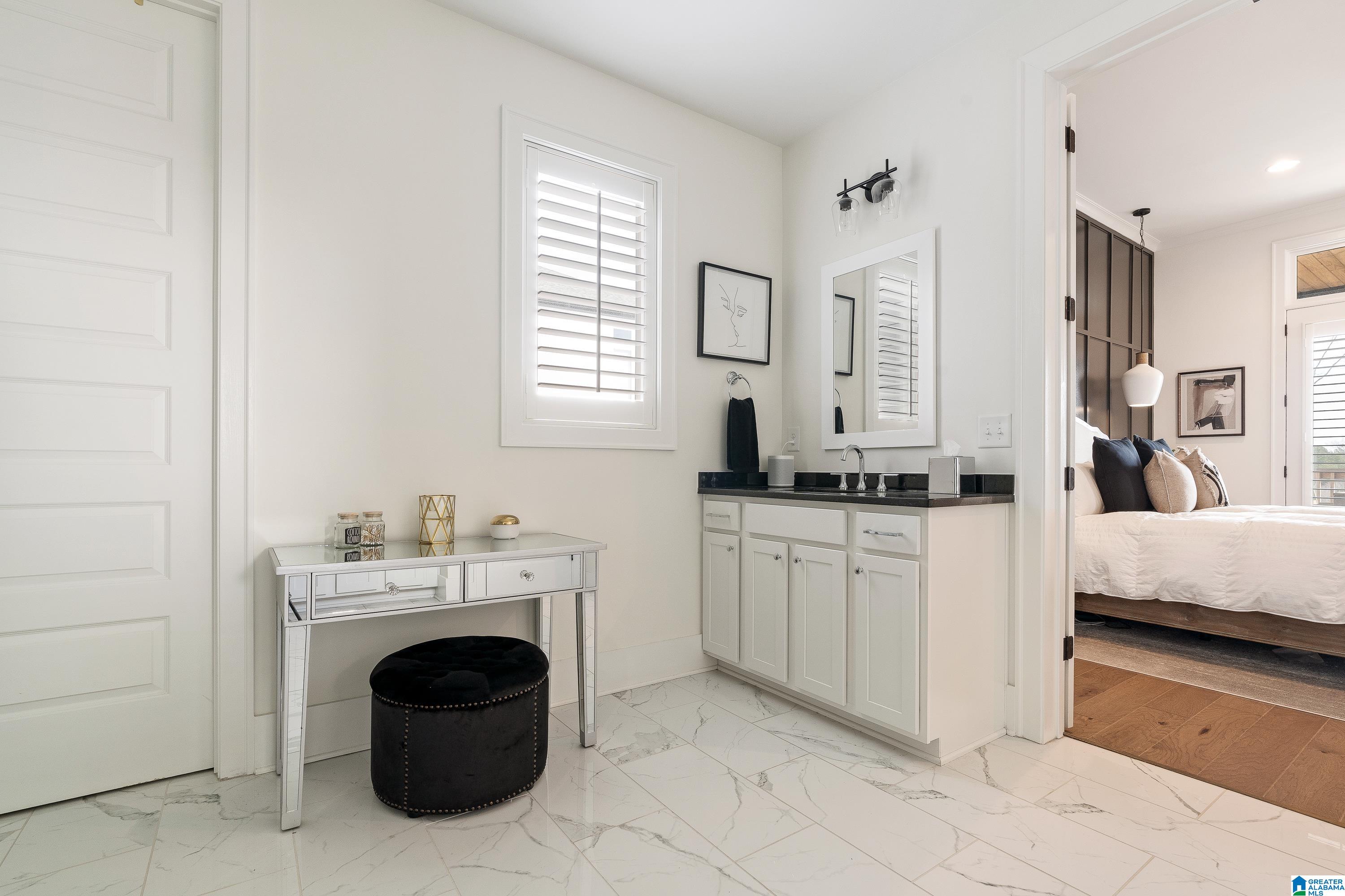 1895 BLACKRIDGE ROAD