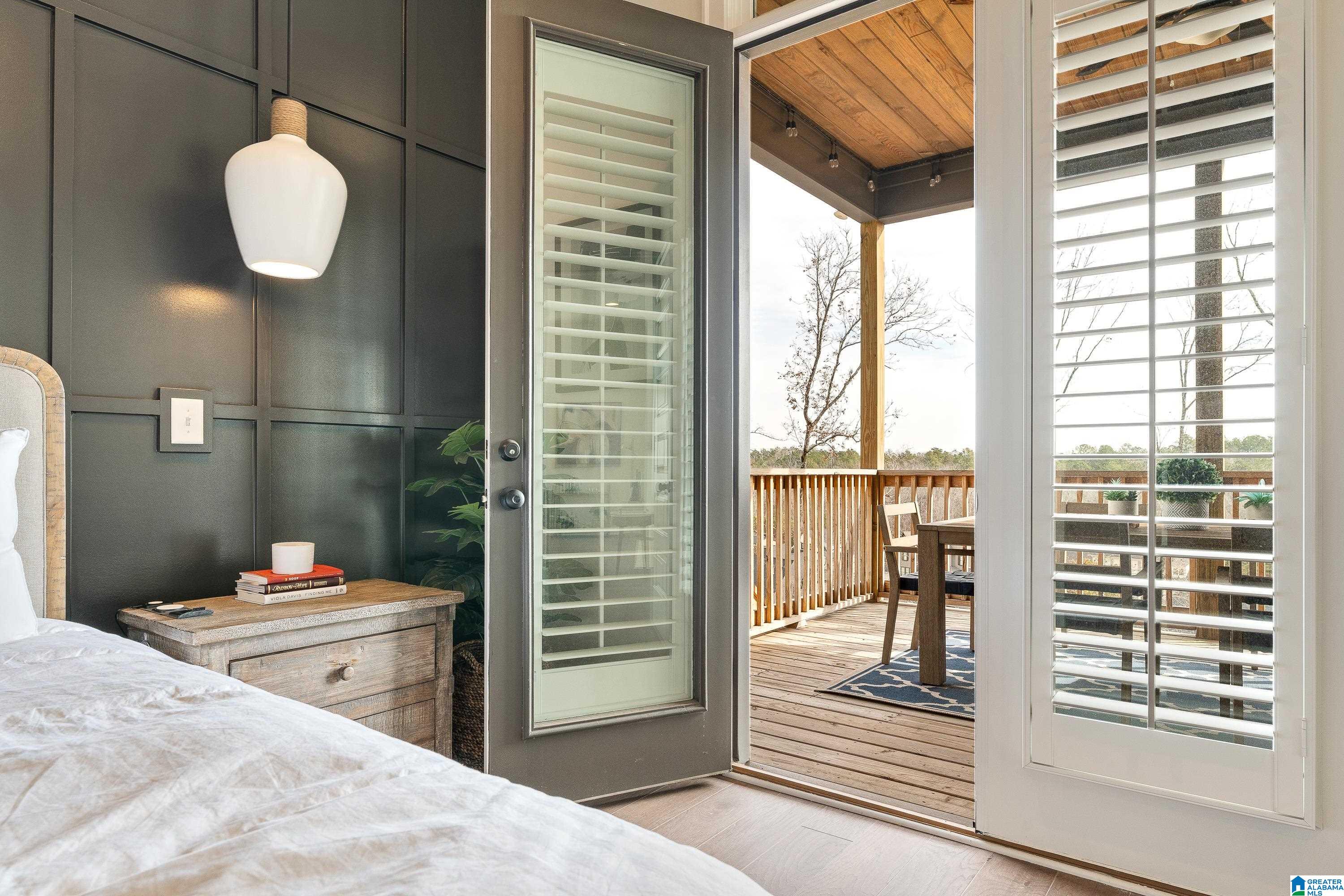 1895 BLACKRIDGE ROAD