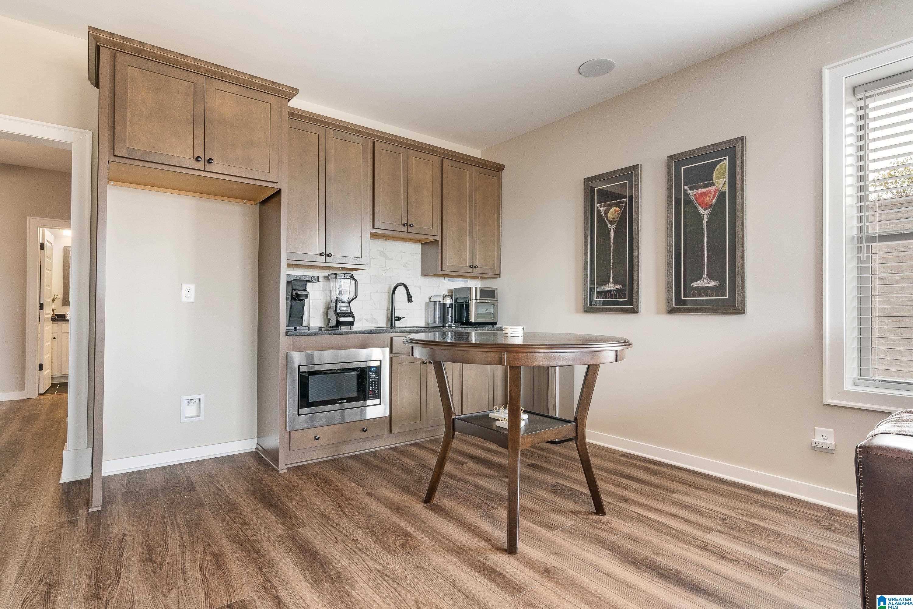 1895 BLACKRIDGE ROAD