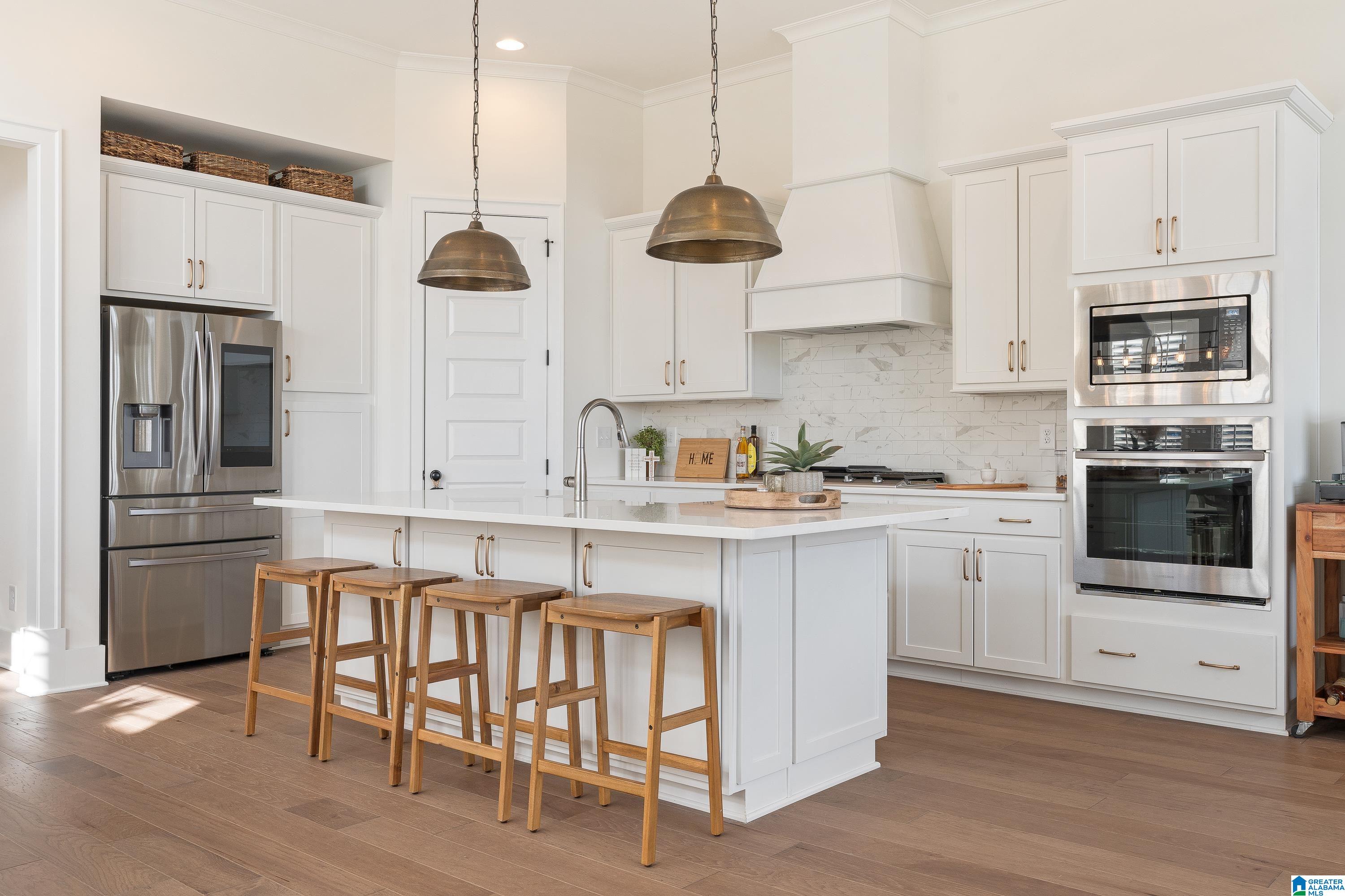 1895 BLACKRIDGE ROAD