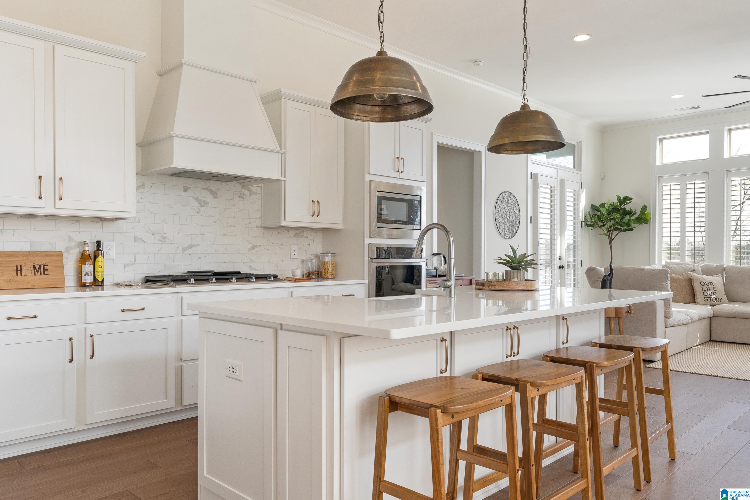 1895 BLACKRIDGE ROAD