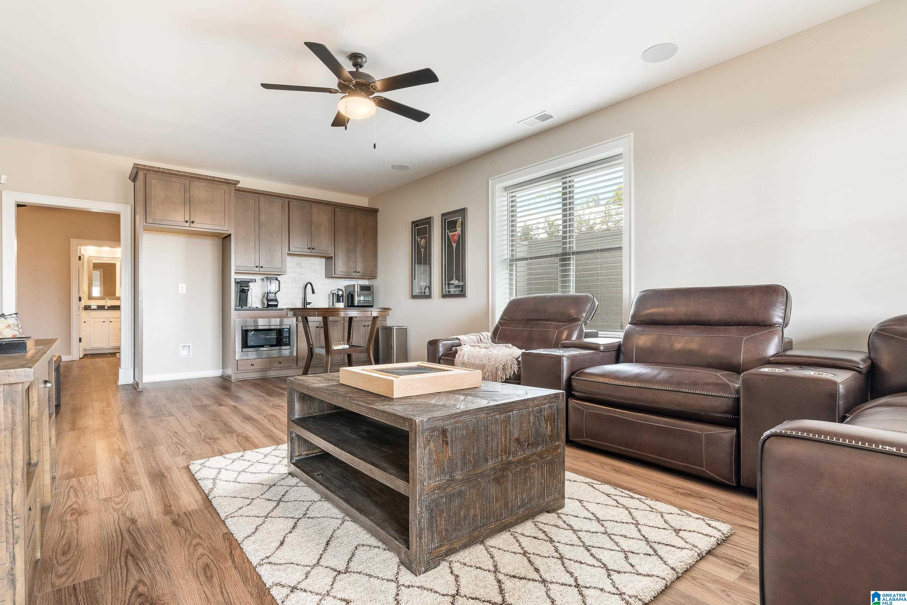 1895 BLACKRIDGE ROAD