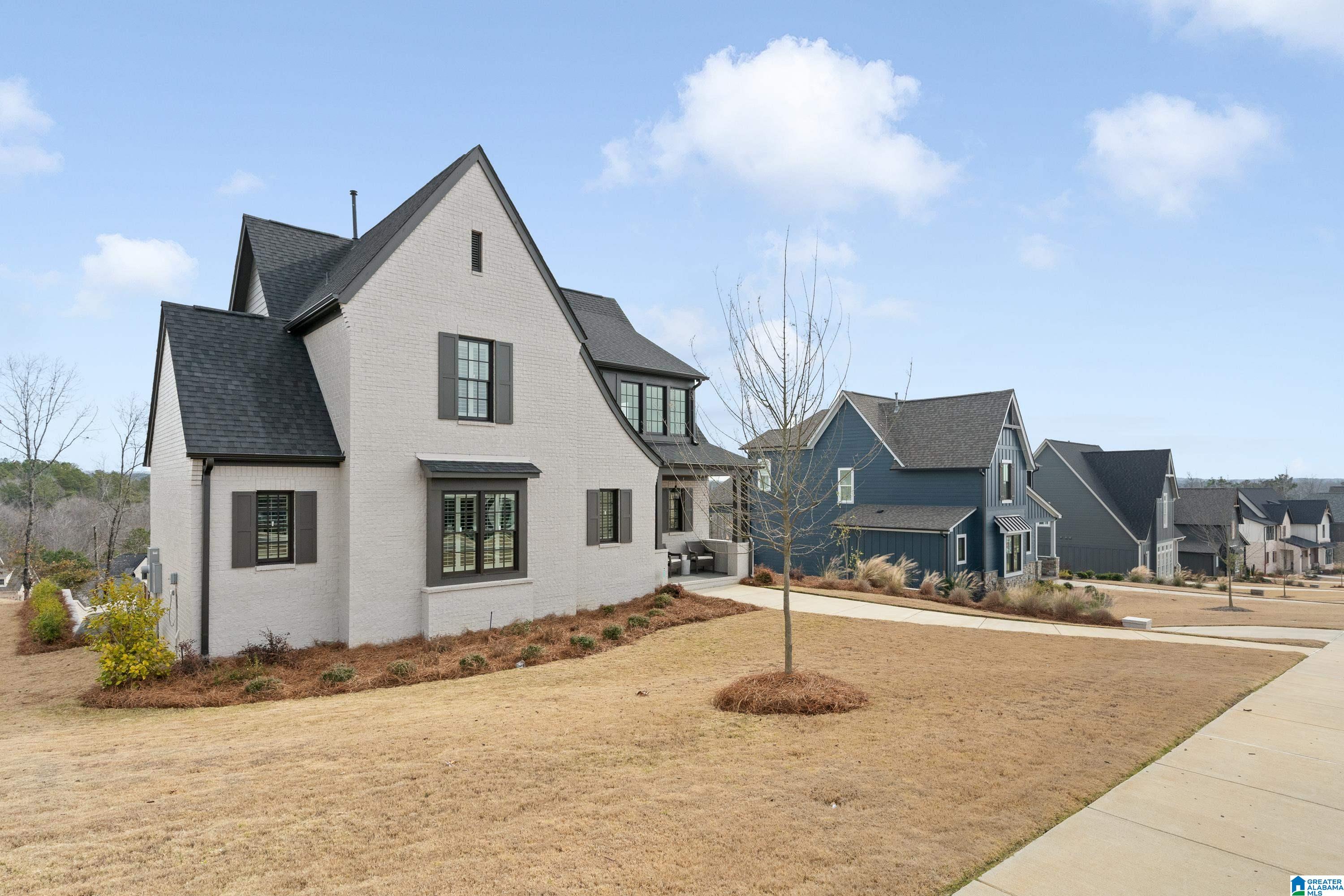 1895 BLACKRIDGE ROAD