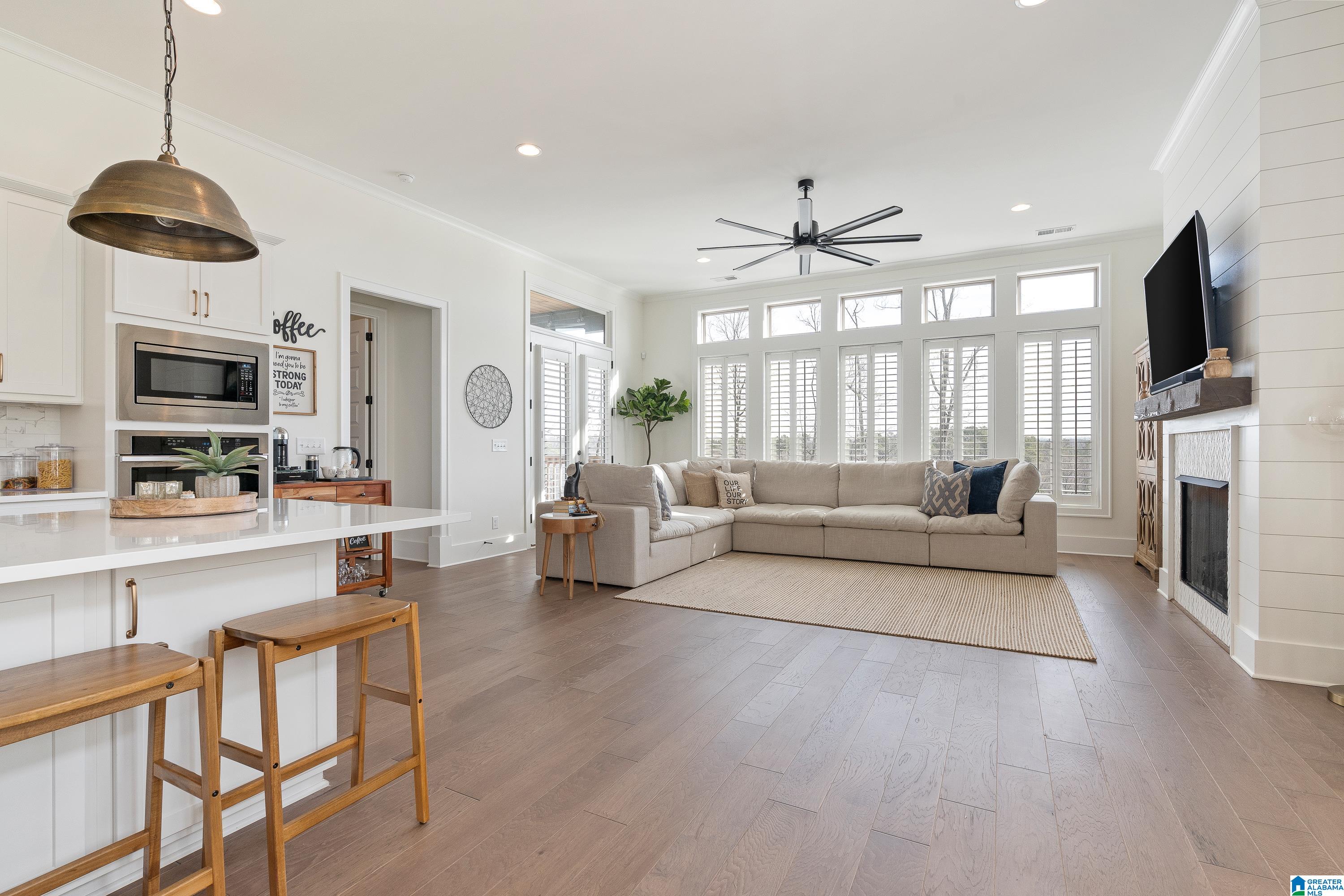 1895 BLACKRIDGE ROAD