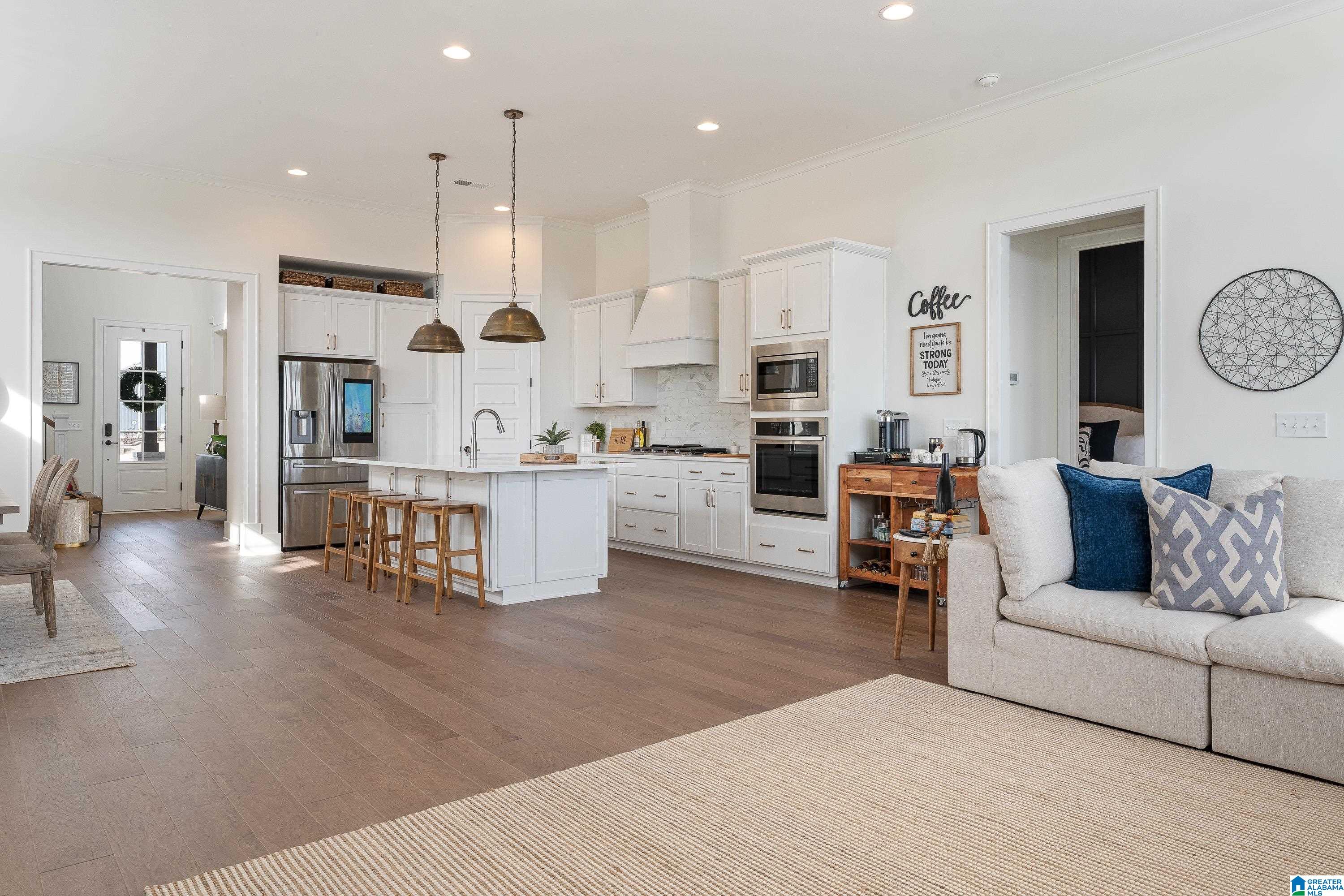 1895 BLACKRIDGE ROAD