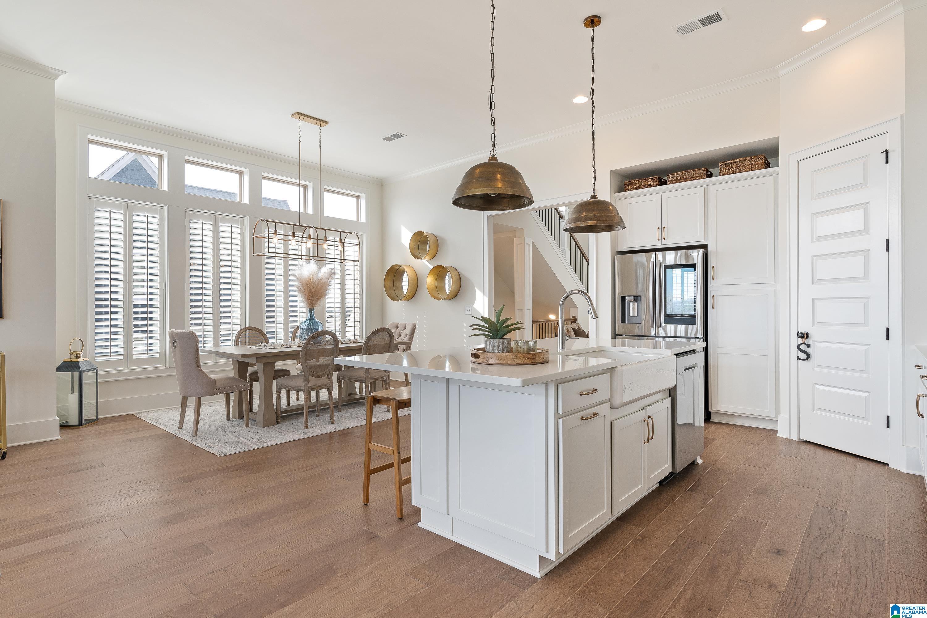 1895 BLACKRIDGE ROAD