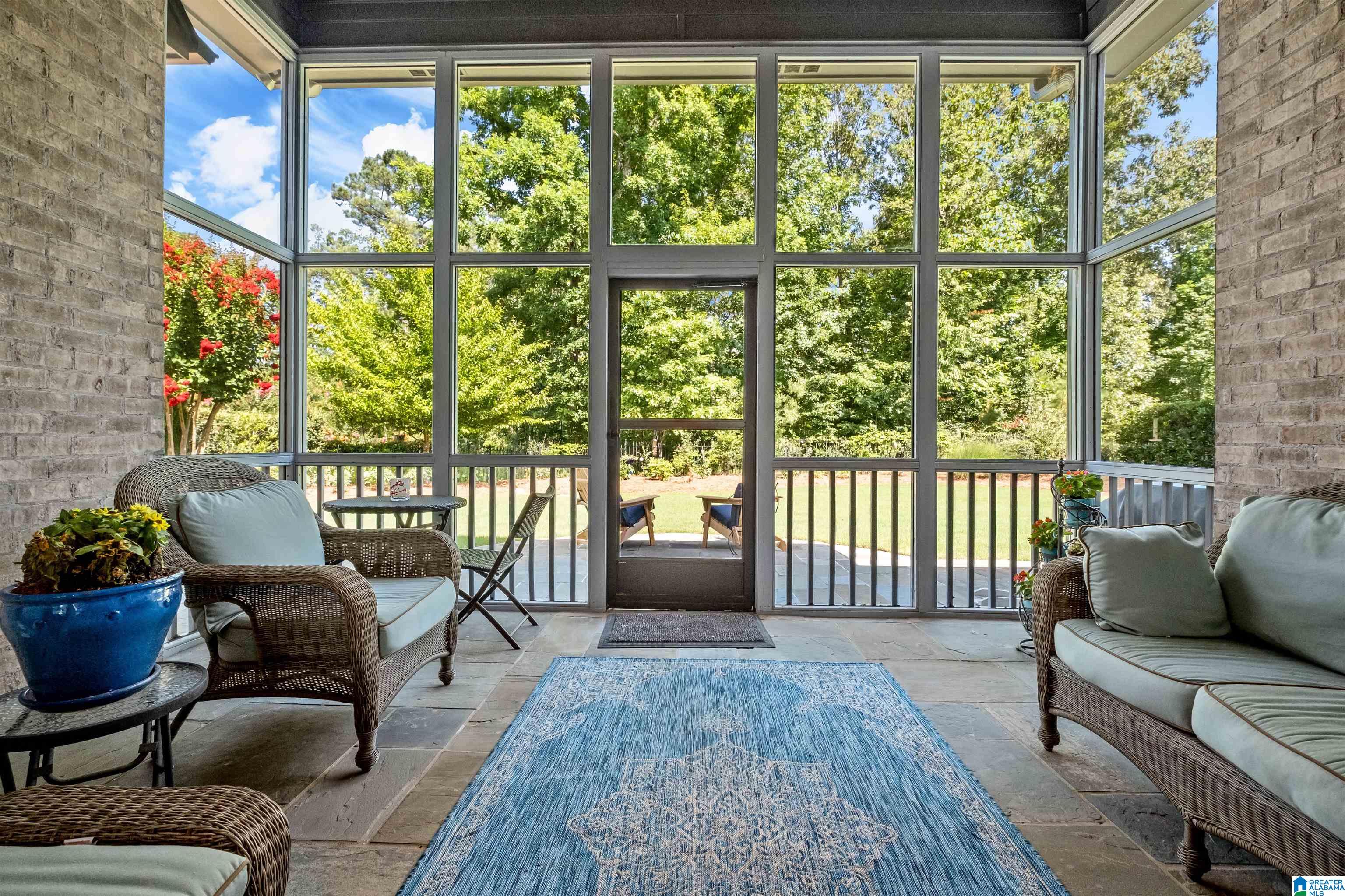 2045 HIGHLAND VILLAGE BEND
