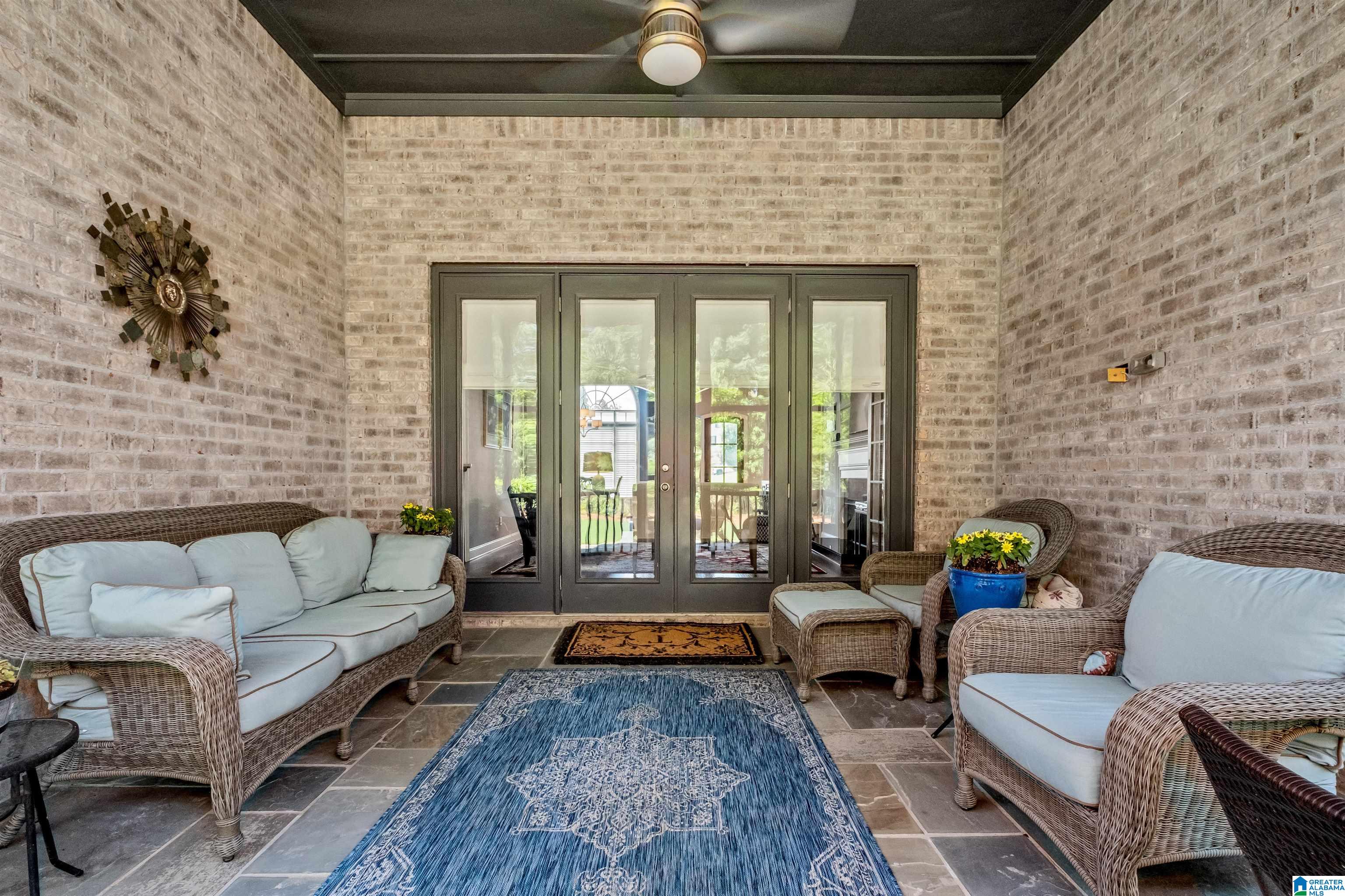 2045 HIGHLAND VILLAGE BEND
